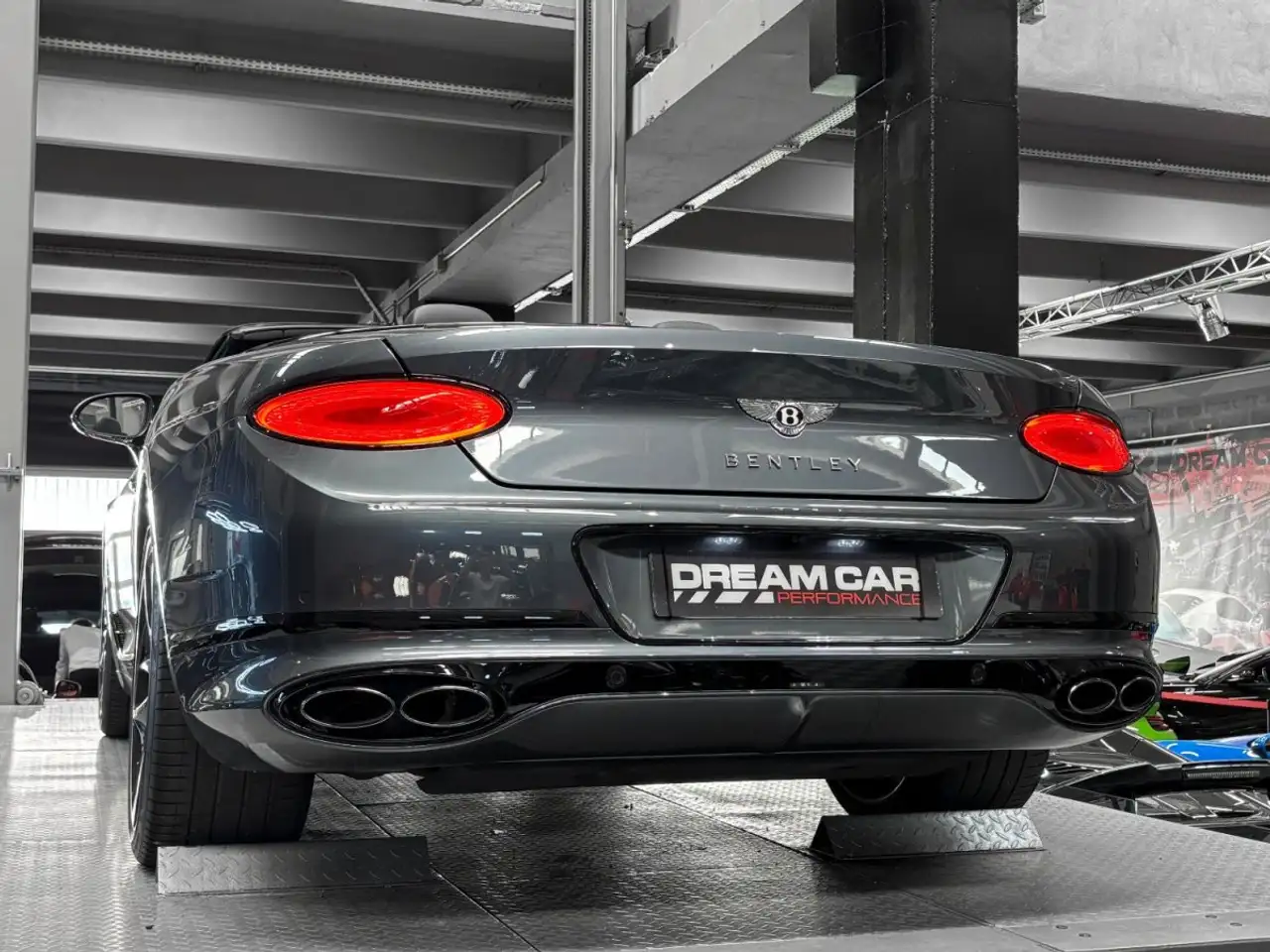 Bentley Continental GTC 2022 — фото 15