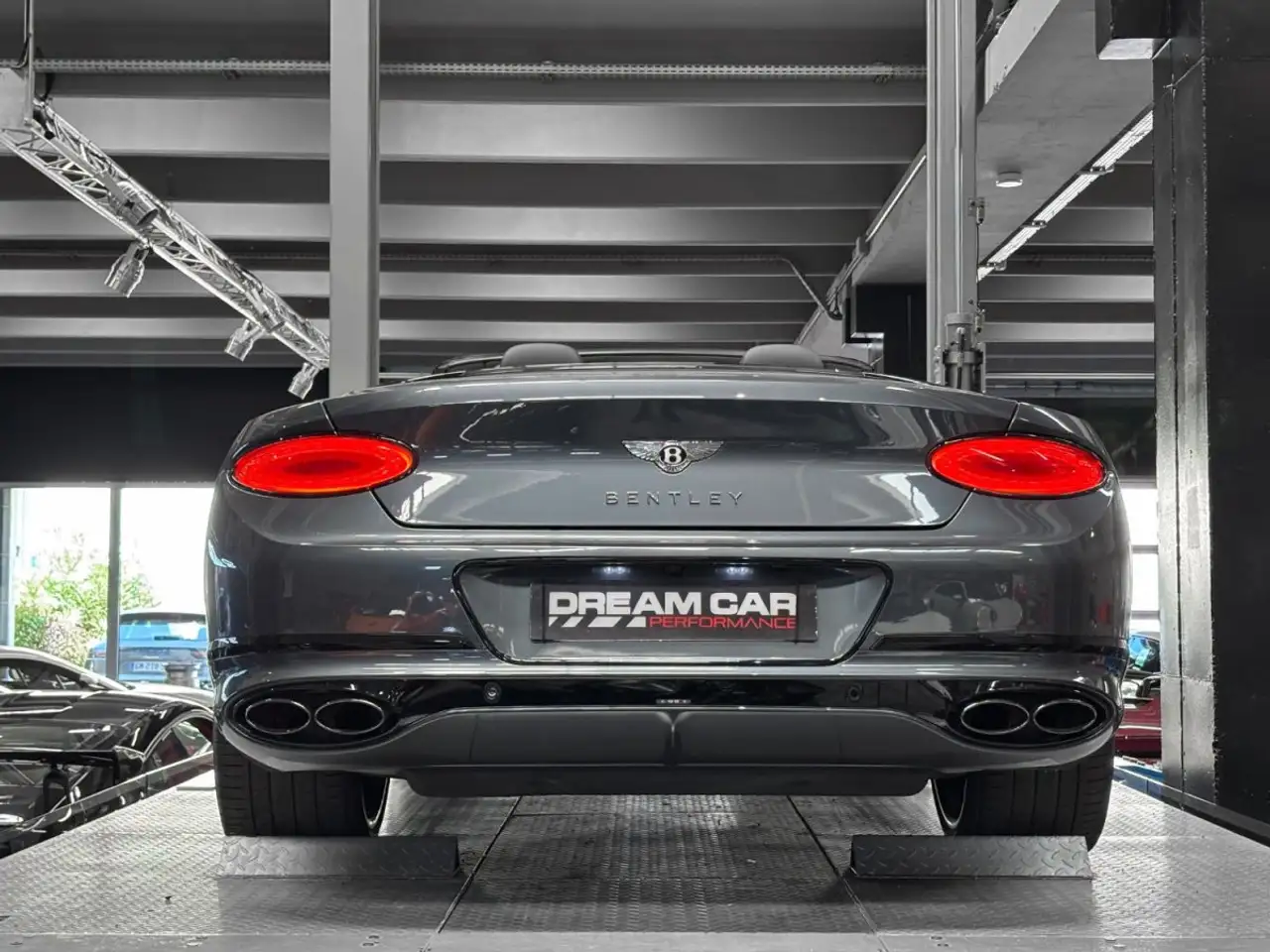 Bentley Continental GTC 2022 — фото 14