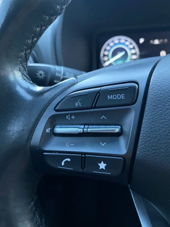 Hyundai KONA снимка Hyundai KONA