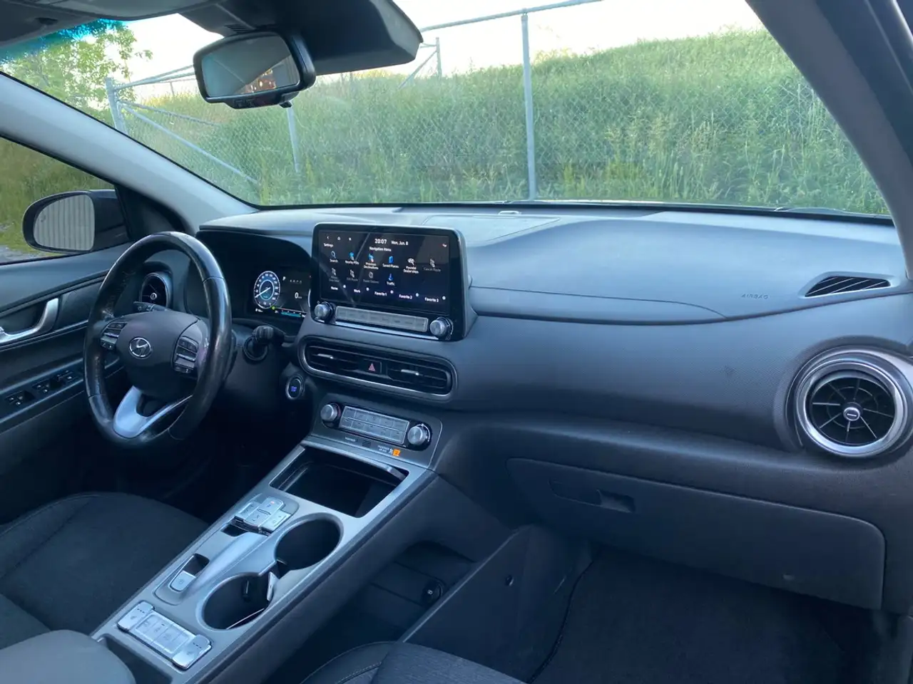 Hyundai KONA снимка Hyundai KONA