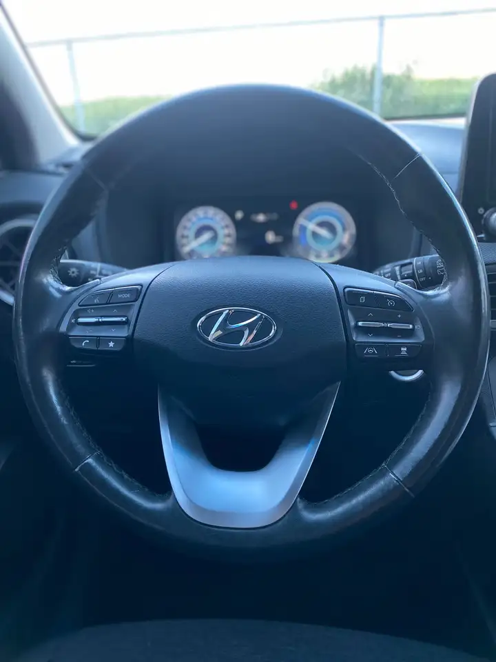 Hyundai KONA снимка Hyundai KONA