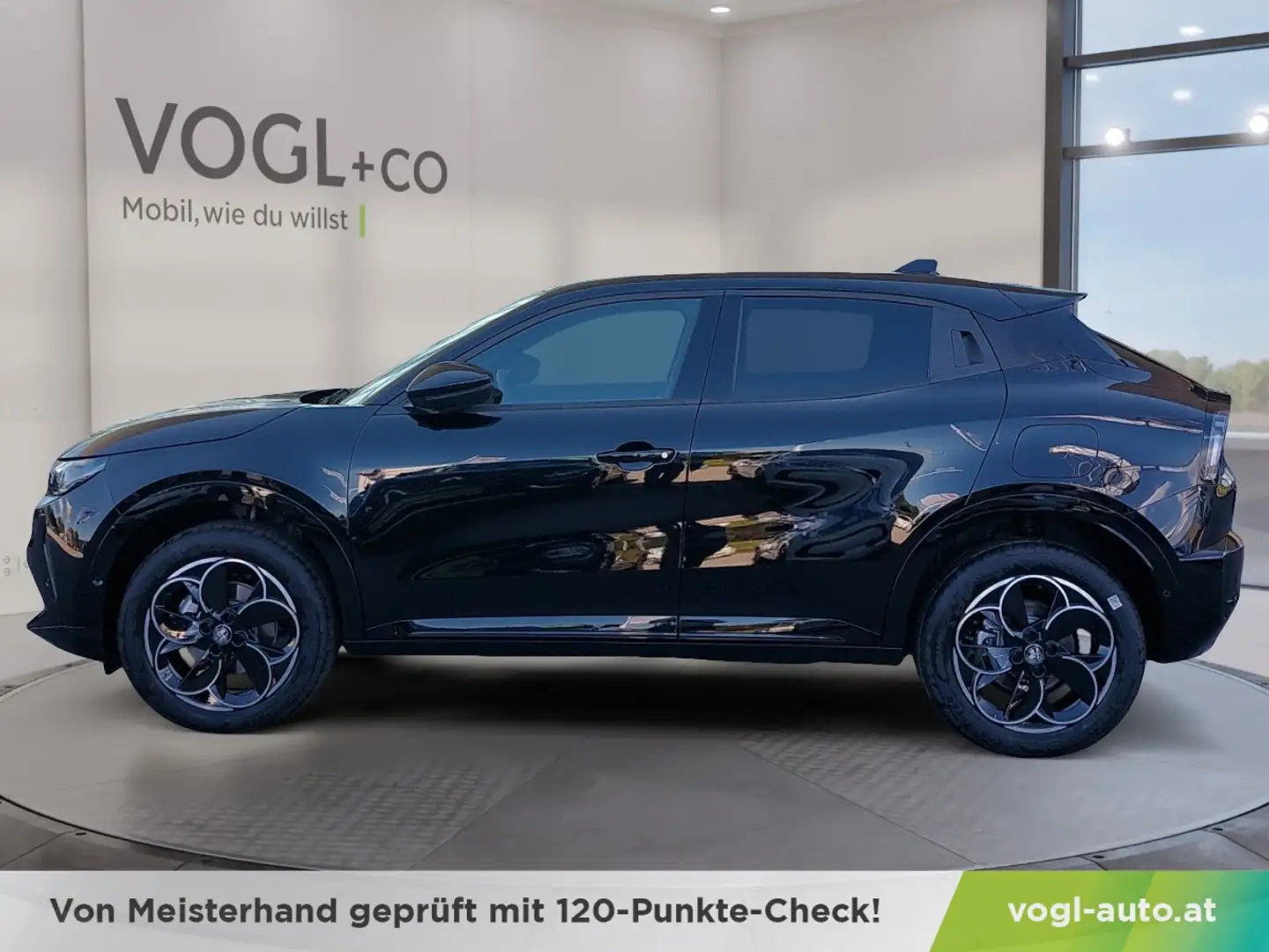 Alfa Romeo Junior Ibrida Q4 1.2 MHEV eAWD e-DCT6 Schwarz - 2