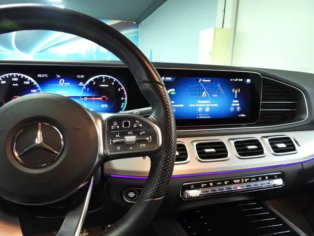 Mercedes-Benz Gle view 10