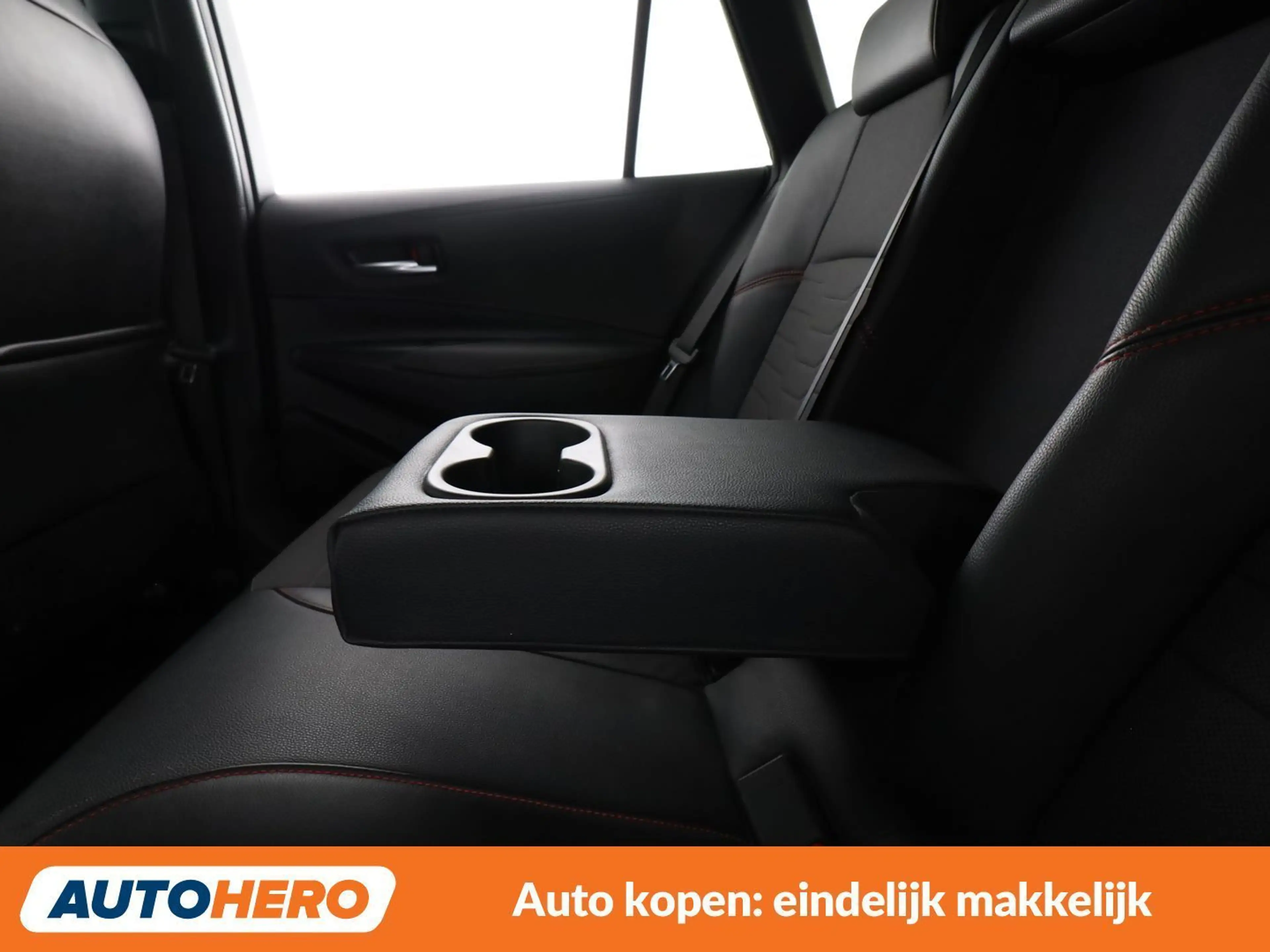 Toyota Corolla 2.0 Hybrid Collection — photo 31