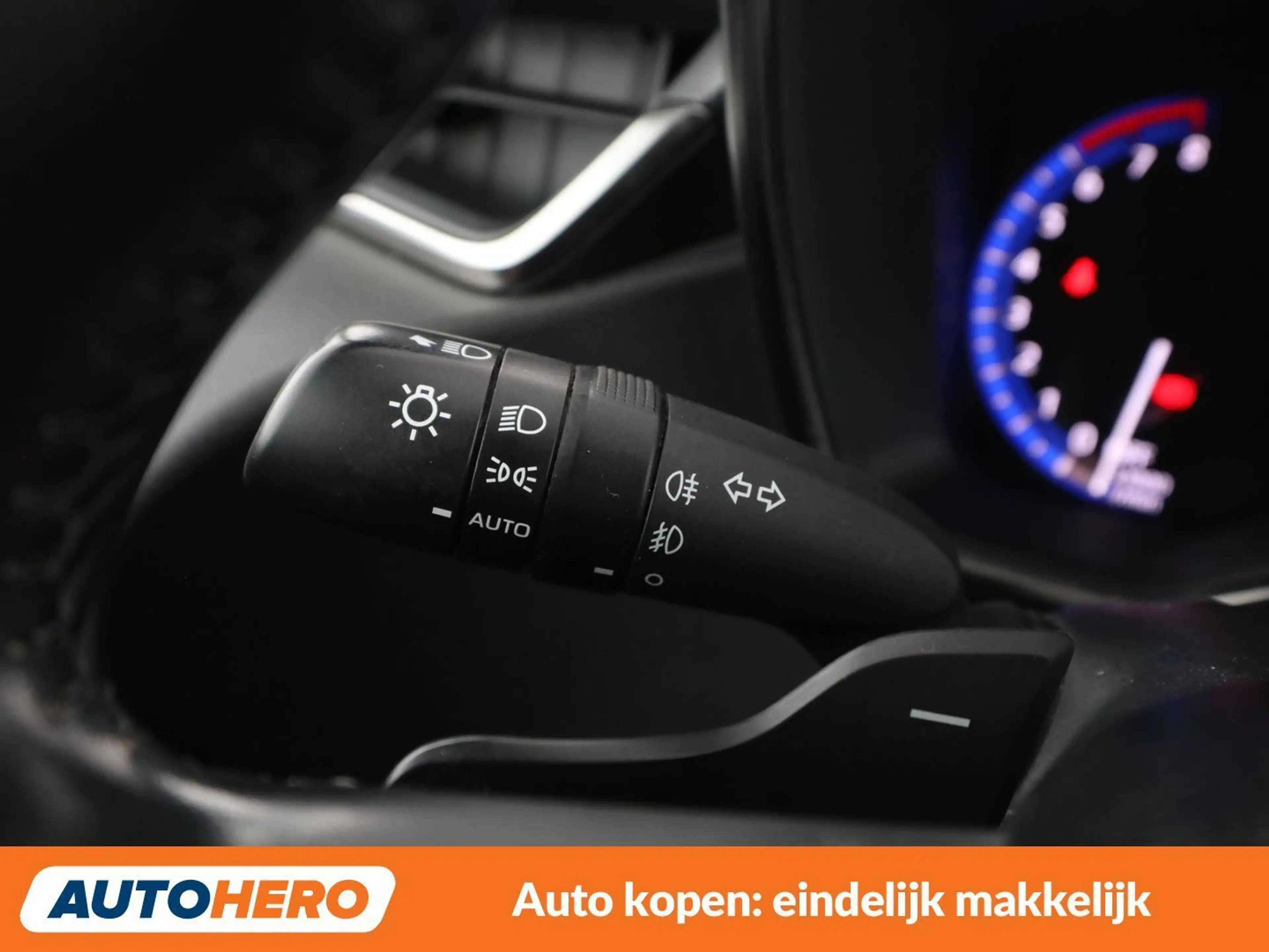 Toyota Corolla 2.0 Hybrid Collection — photo 28