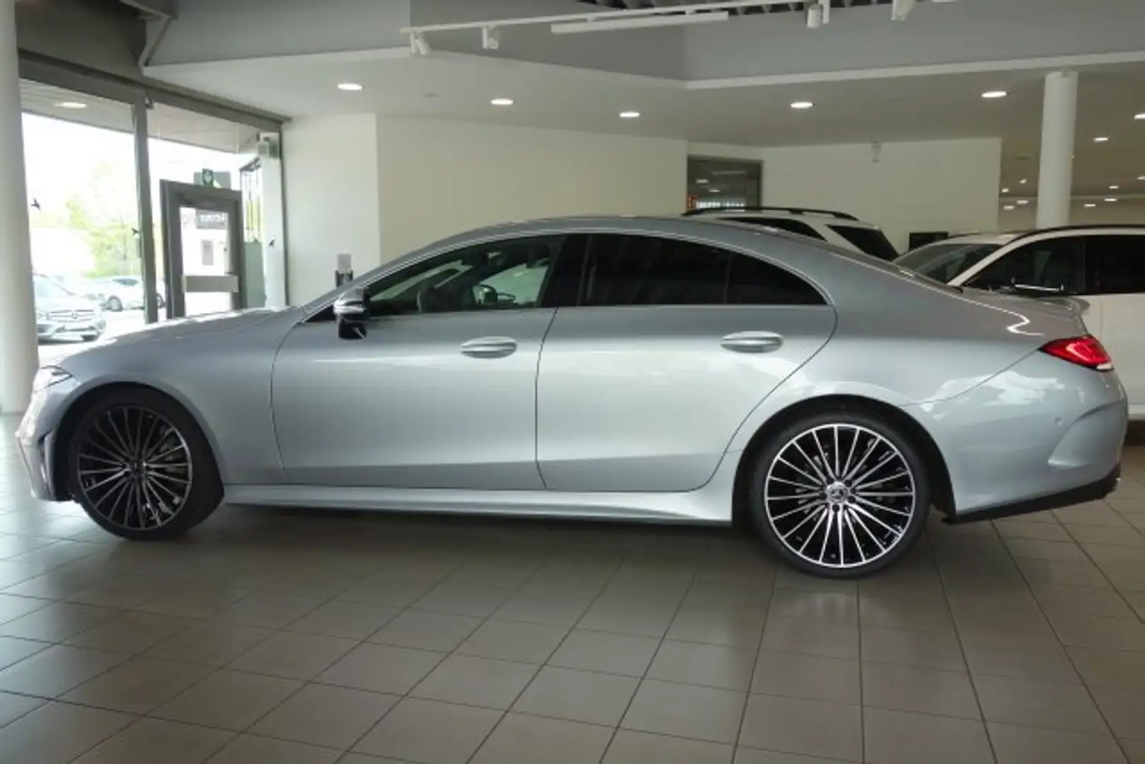 Mercedes-Benz CLS 300 CLS 300 d 4M AMG MULTIB STANDH SD BURM MEMO 360 Argintiu - 2