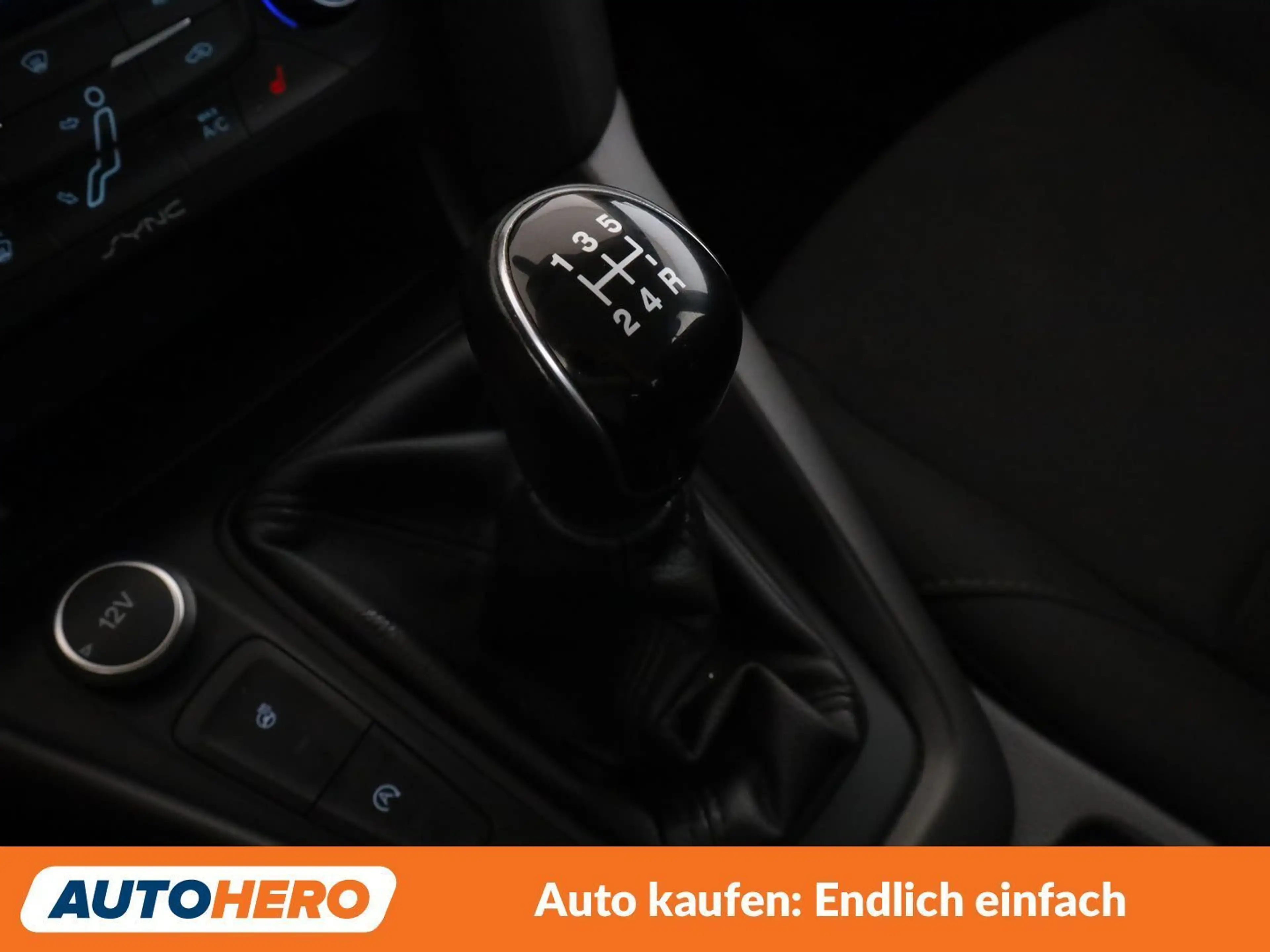 Ford Focus 1.0 EcoBoost Trend — photo 25
