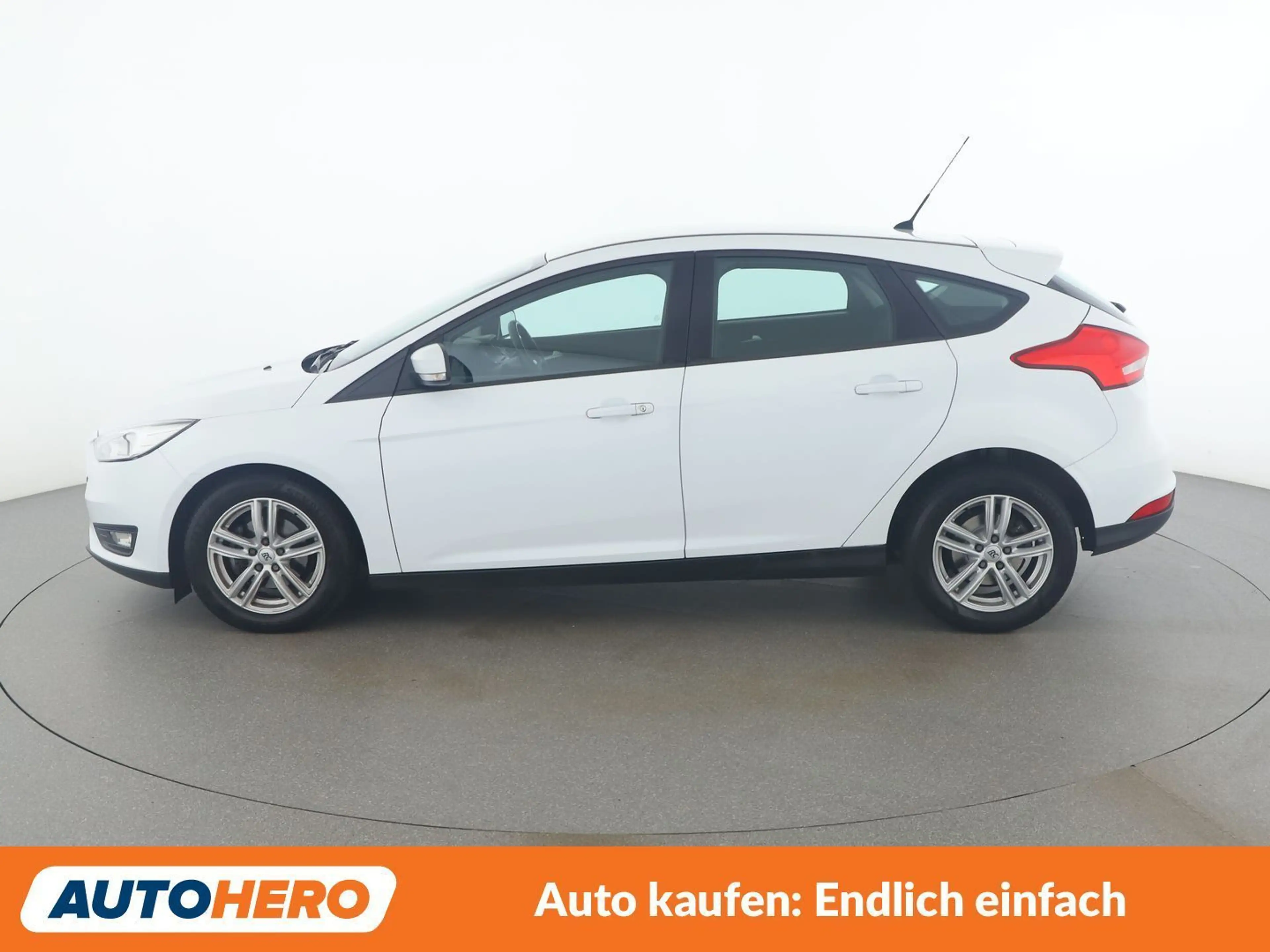 Ford Focus 1.0 EcoBoost Trend — photo 3