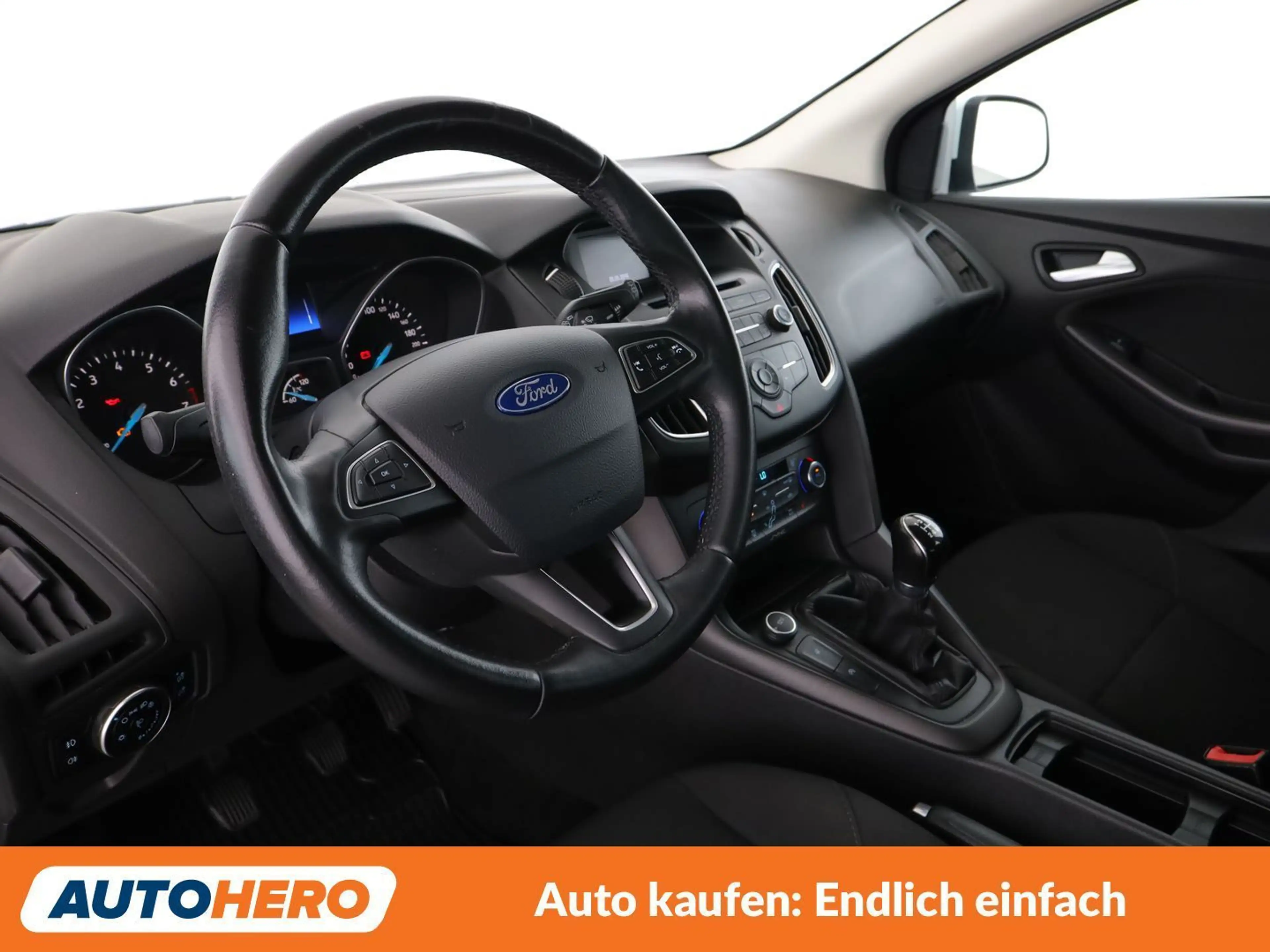 Ford Focus 1.0 EcoBoost Trend — photo 11