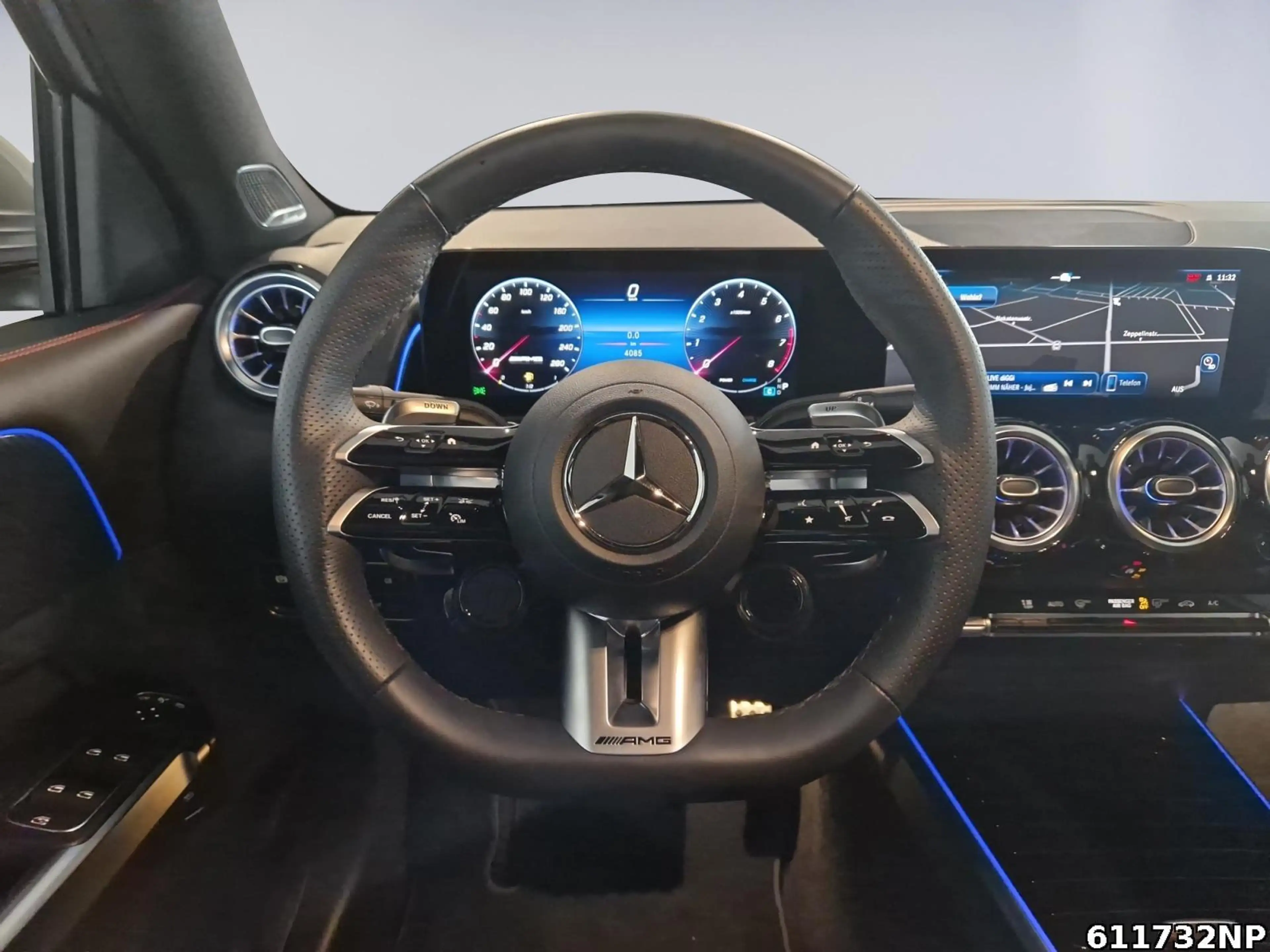 Mercedes-Benz GLB 35 AMG 4M  Pano AHK Distronic Burmester 360° — photo 9