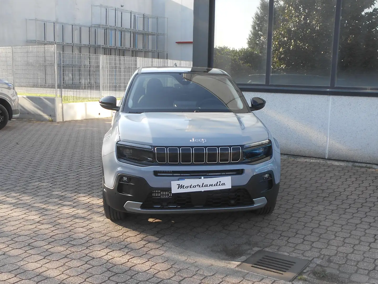 Jeep Avenger Avenger 1.2 turbo e-hybrid mhev Summit 110cv edct6 Argento - 1