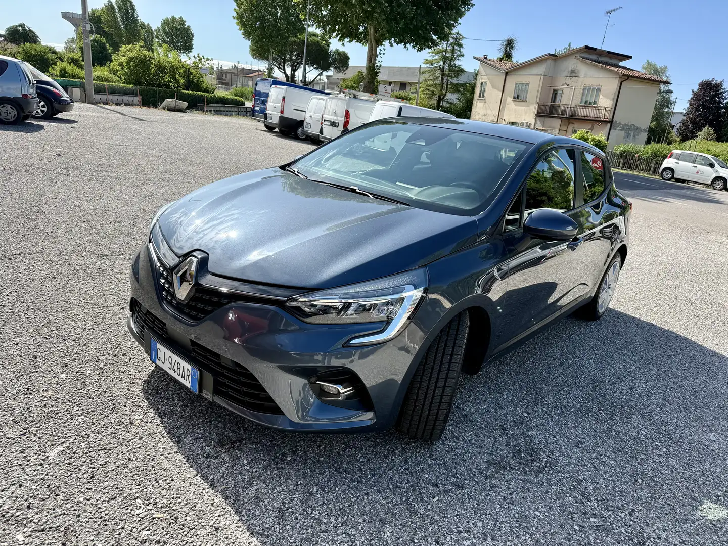 Renault Clio V 1.0 tce Business my21 Ok NEOPATENTATI Grijs - 2