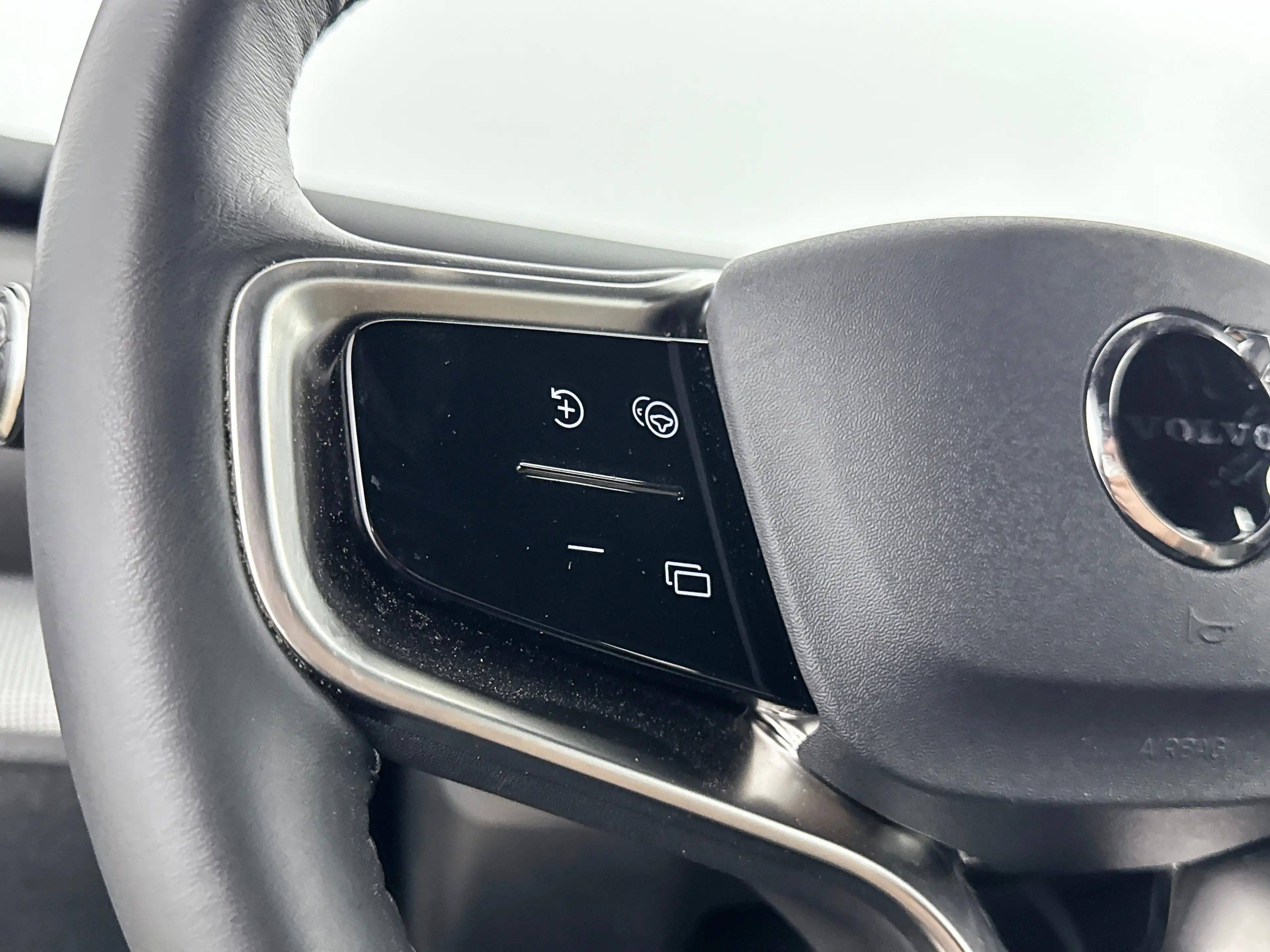 Volvo EX30 Single Motor Extended Range Plus 69 kWh | 19" | Wo — photo 12