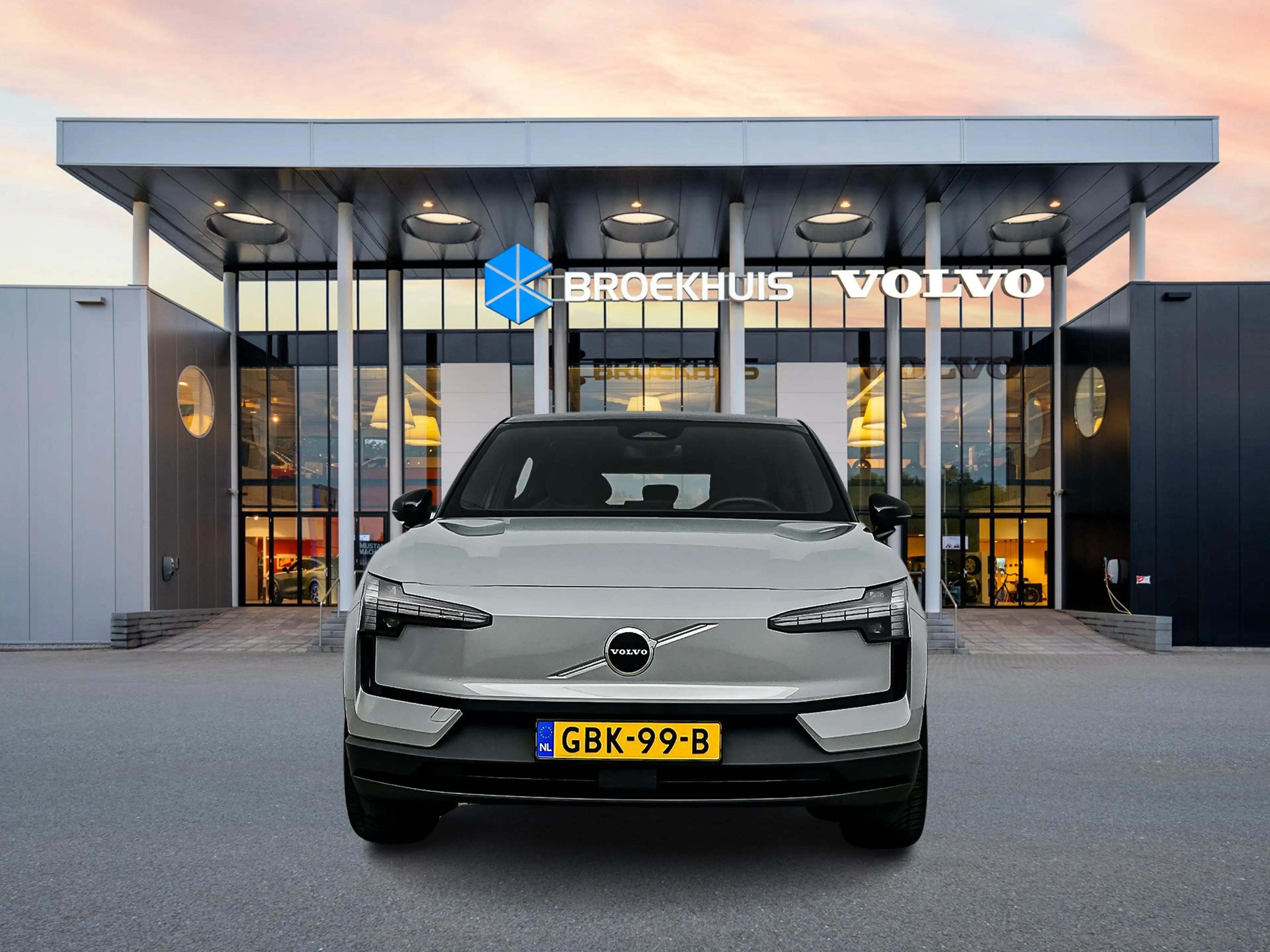 Volvo EX30 Single Motor Extended Range Plus 69 kWh | 19" | Wo — photo 5