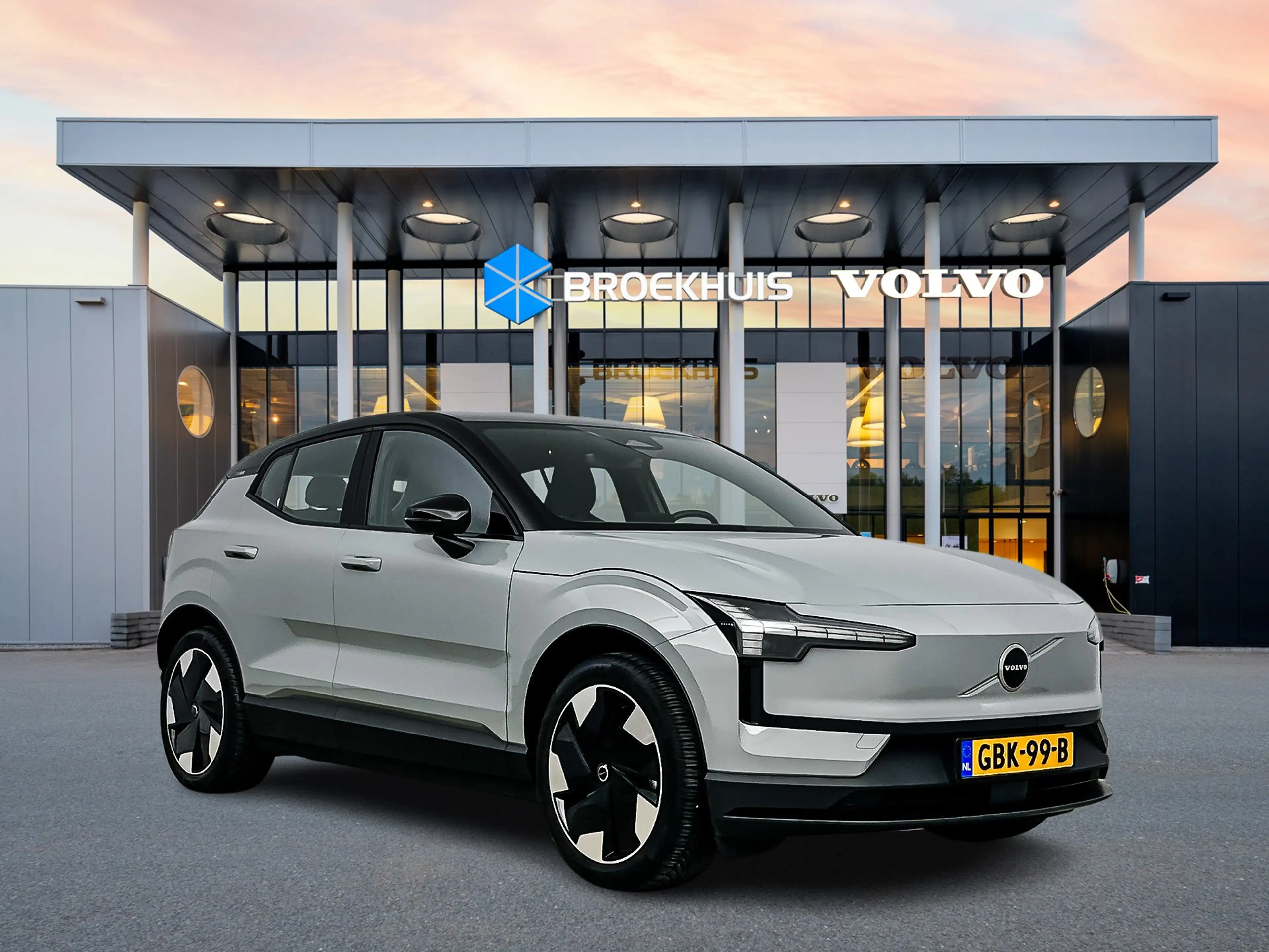 Volvo EX30 Single Motor Extended Range Plus 69 kWh | 19" | Wo — photo 2
