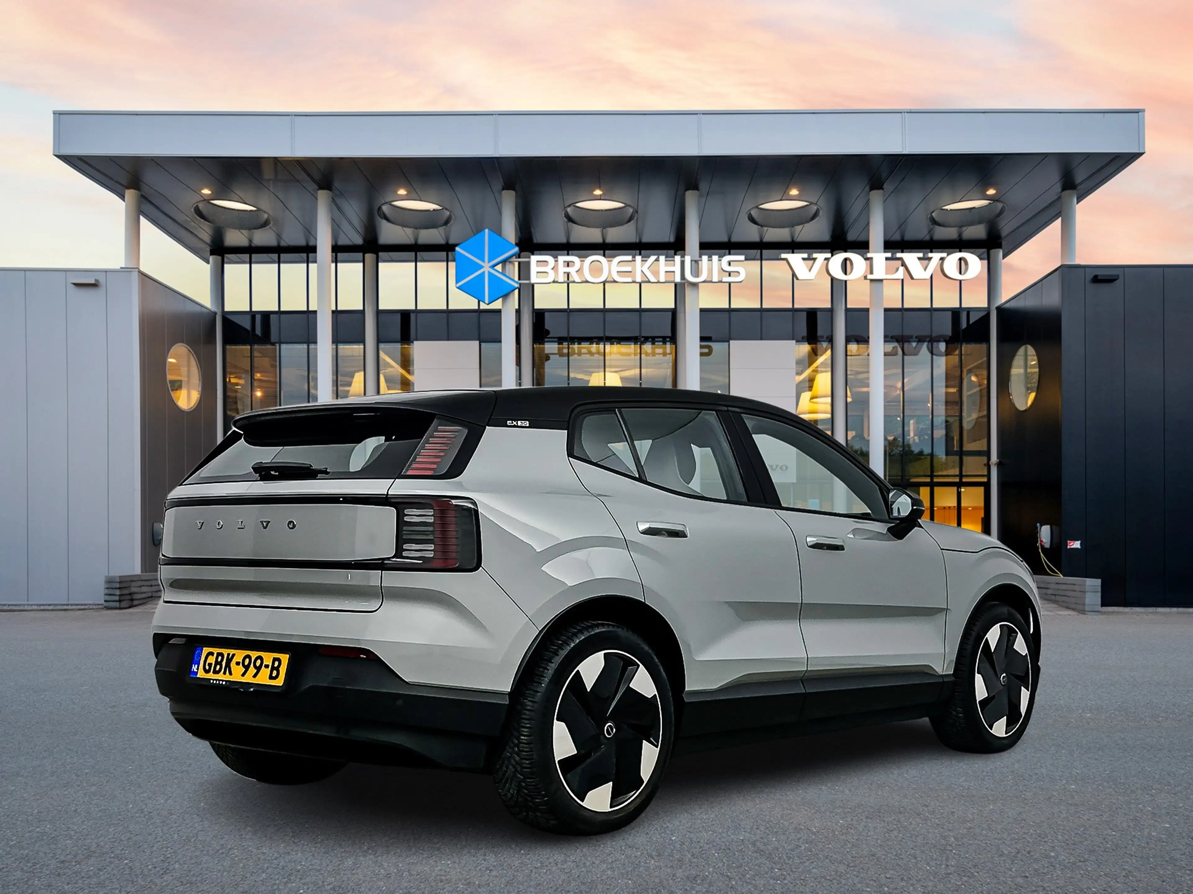Volvo EX30 Single Motor Extended Range Plus 69 kWh | 19" | Wo — photo 3