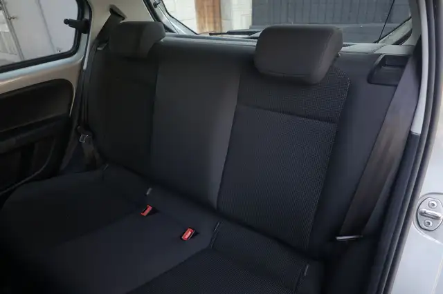 Volkswagen up! view 3