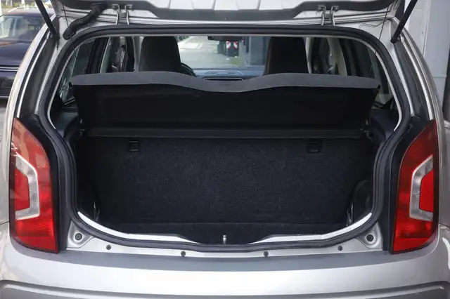 Volkswagen up! view 18