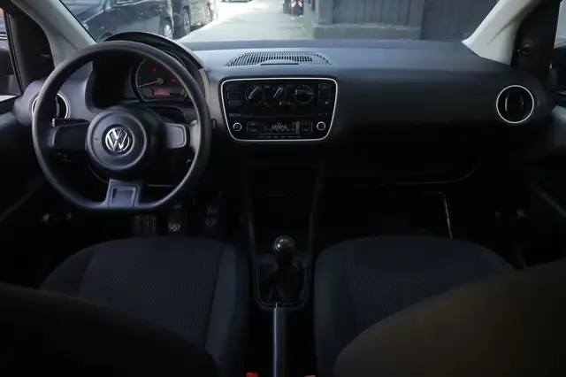 Volkswagen up! view 2