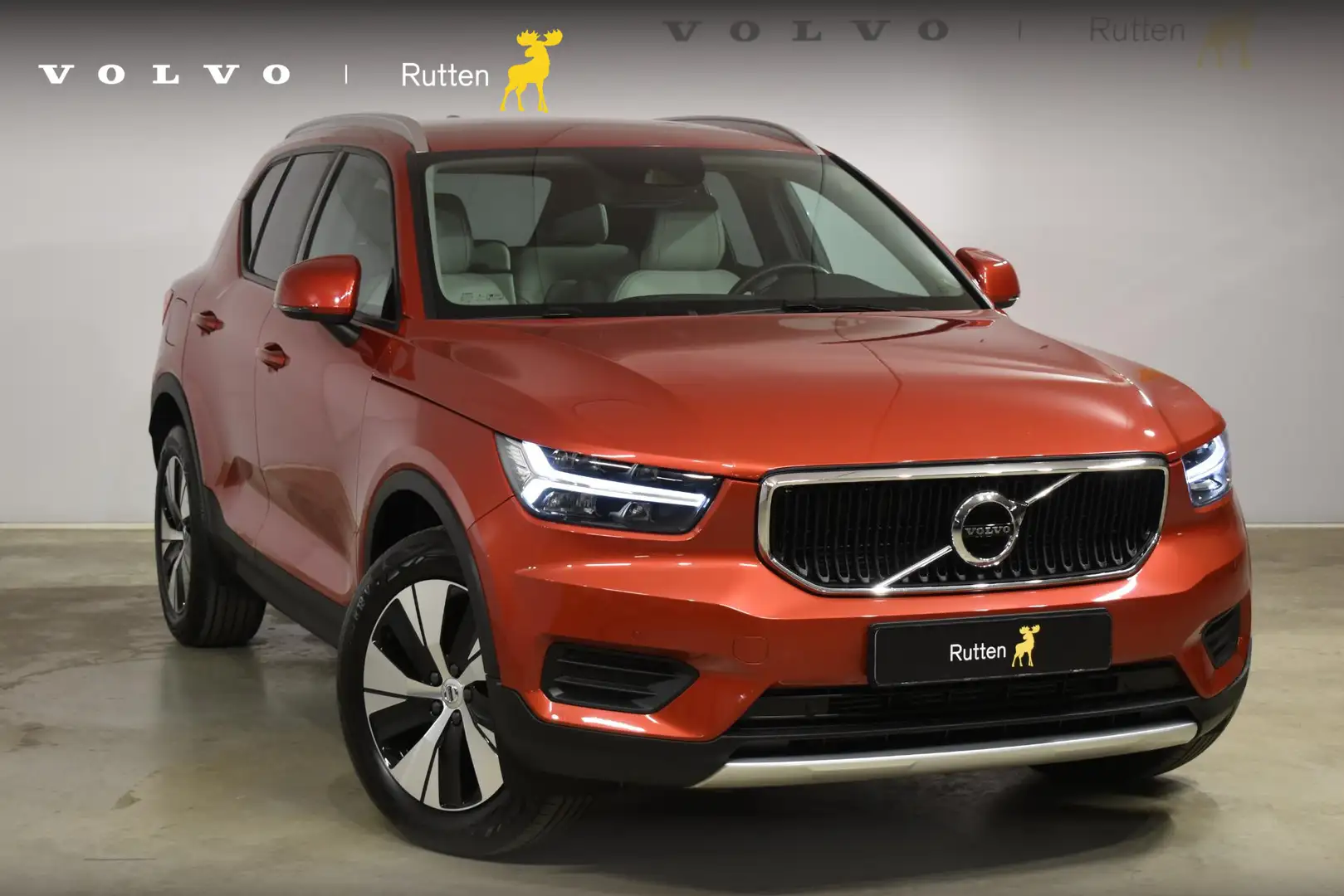 Volvo XC40 T5 262PK Automaat Twin Engine Momentum Pro / Leer Rood - 1