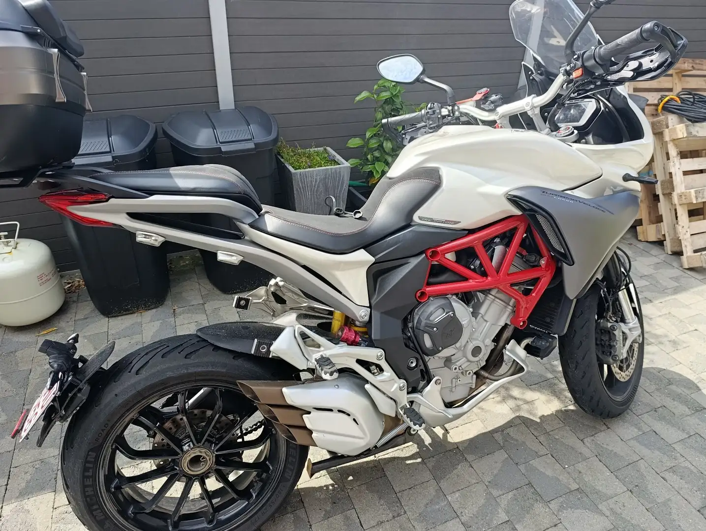 MV Agusta Turismo Veloce 800 Alb - 2