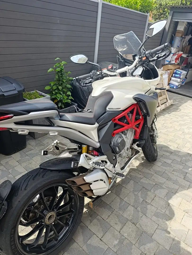 MV Agusta Turismo Veloce 800 Alb - 1