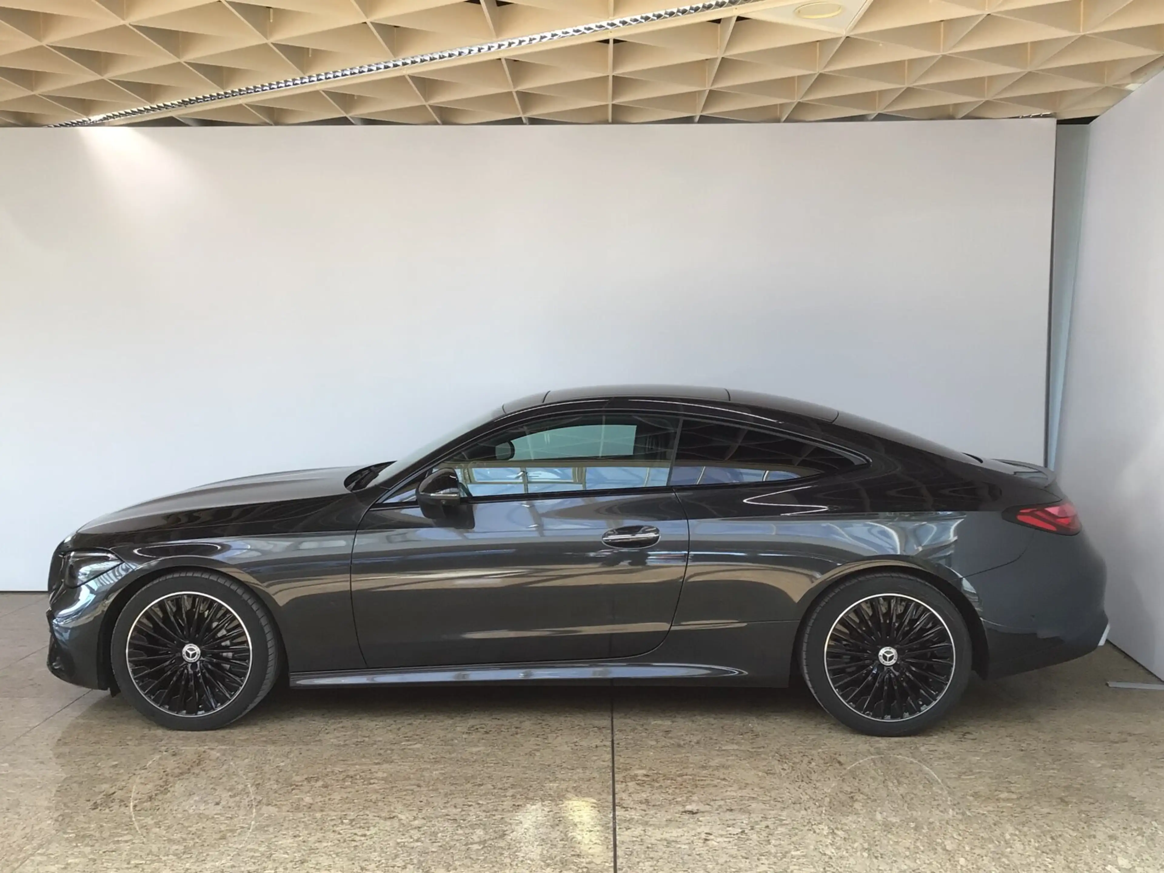 Mercedes-Benz CLE 220 CLE 220 d Coupé AMG Premium Plus/Distr/AHK/Night — photo 2