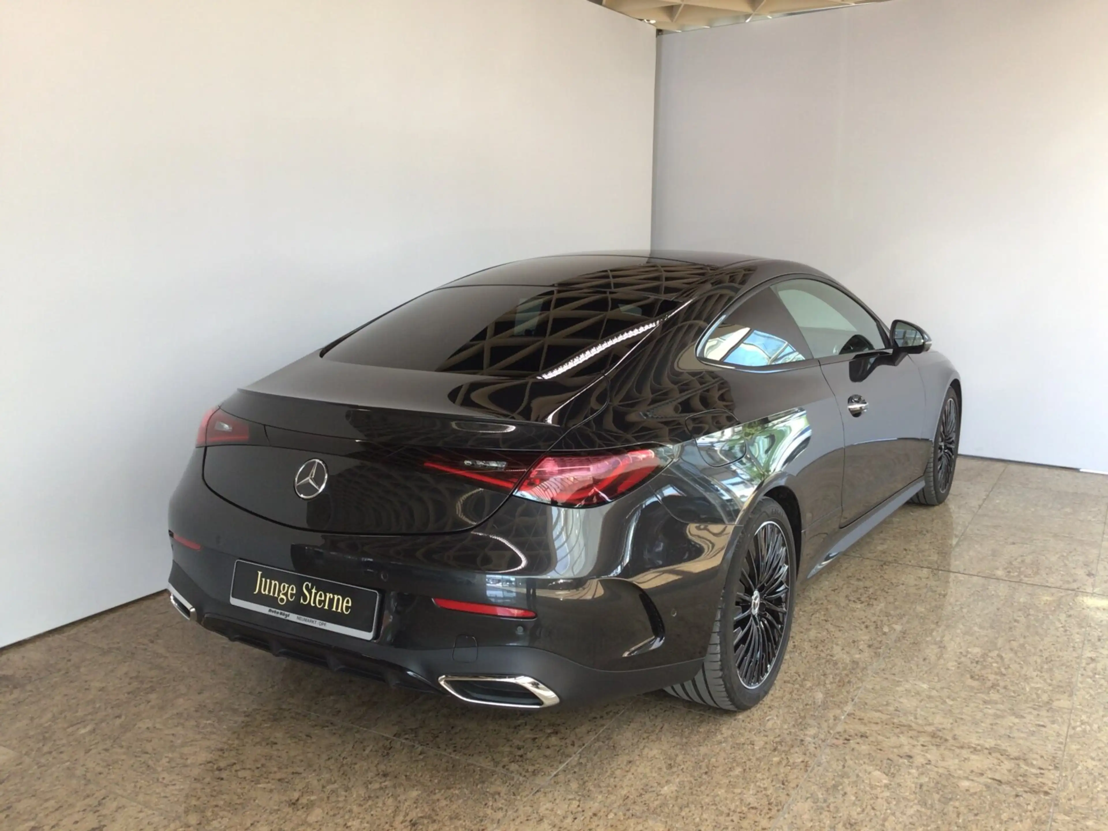 Mercedes-Benz CLE 220 CLE 220 d Coupé AMG Premium Plus/Distr/AHK/Night — photo 4