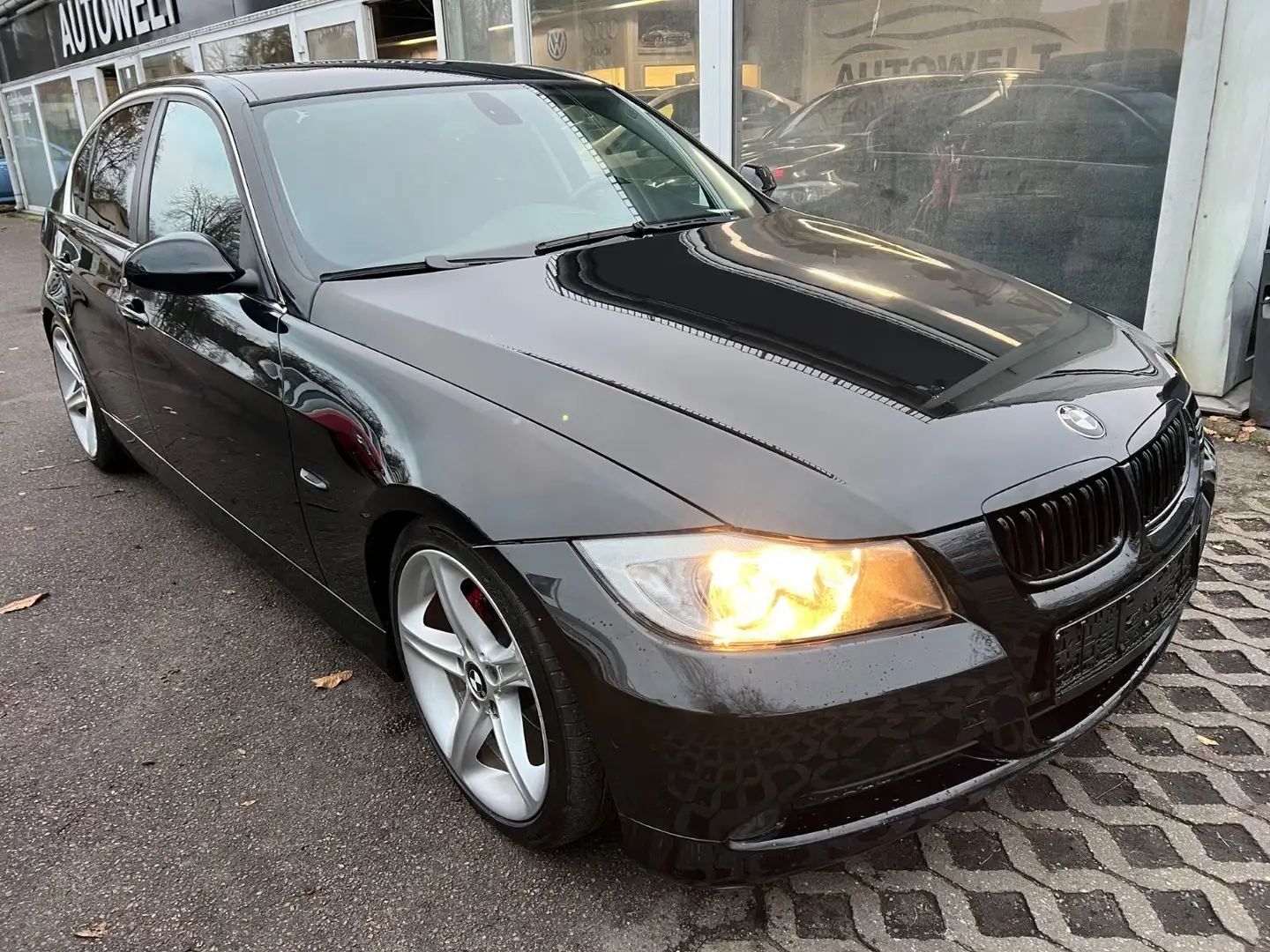 BMW 325 E90 325i 2,5L*TÜVneu*Service*Navi*Sitz-H* Schwarz - 1