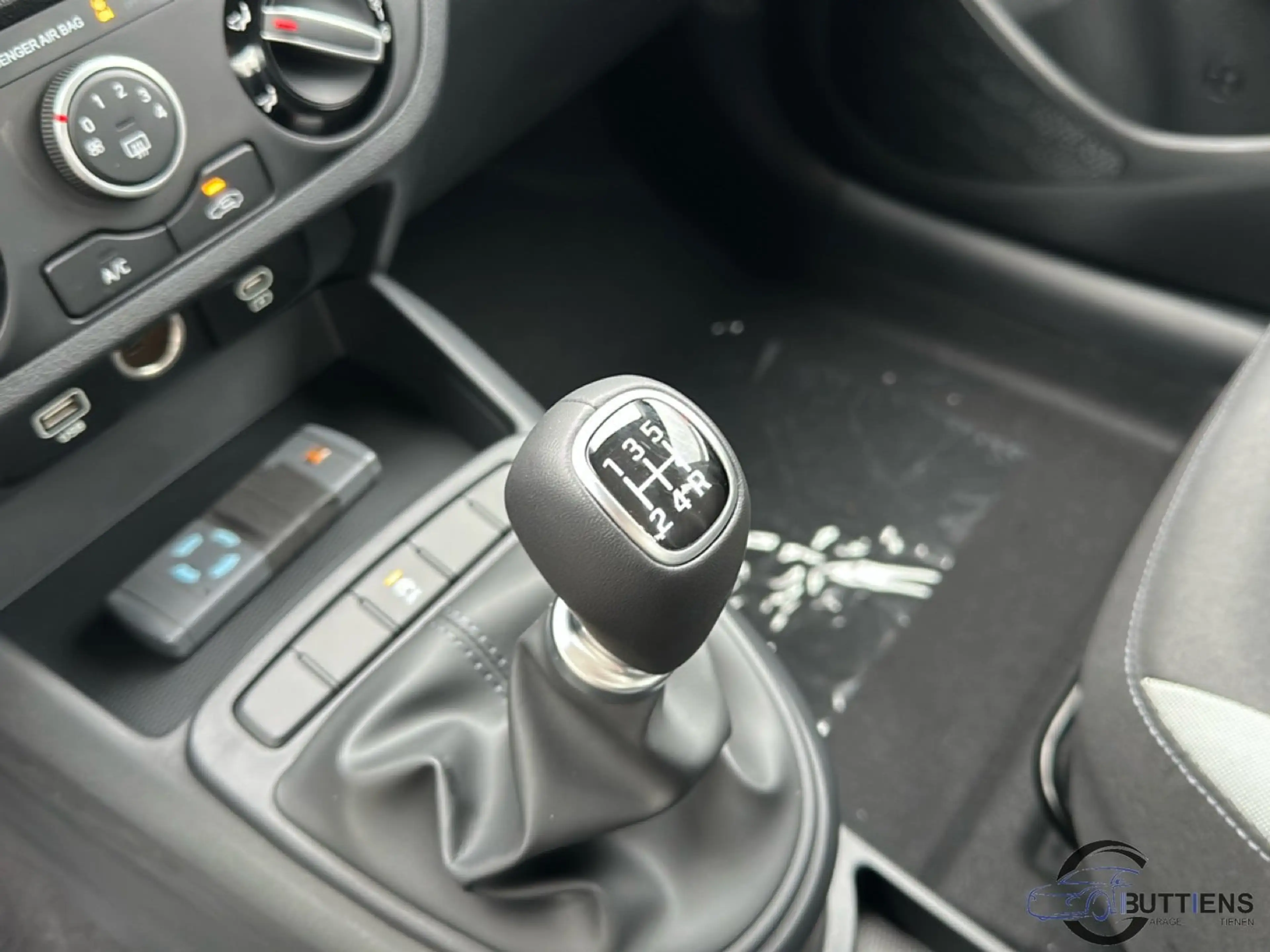 Hyundai i10 Twist (MY25) — photo 14