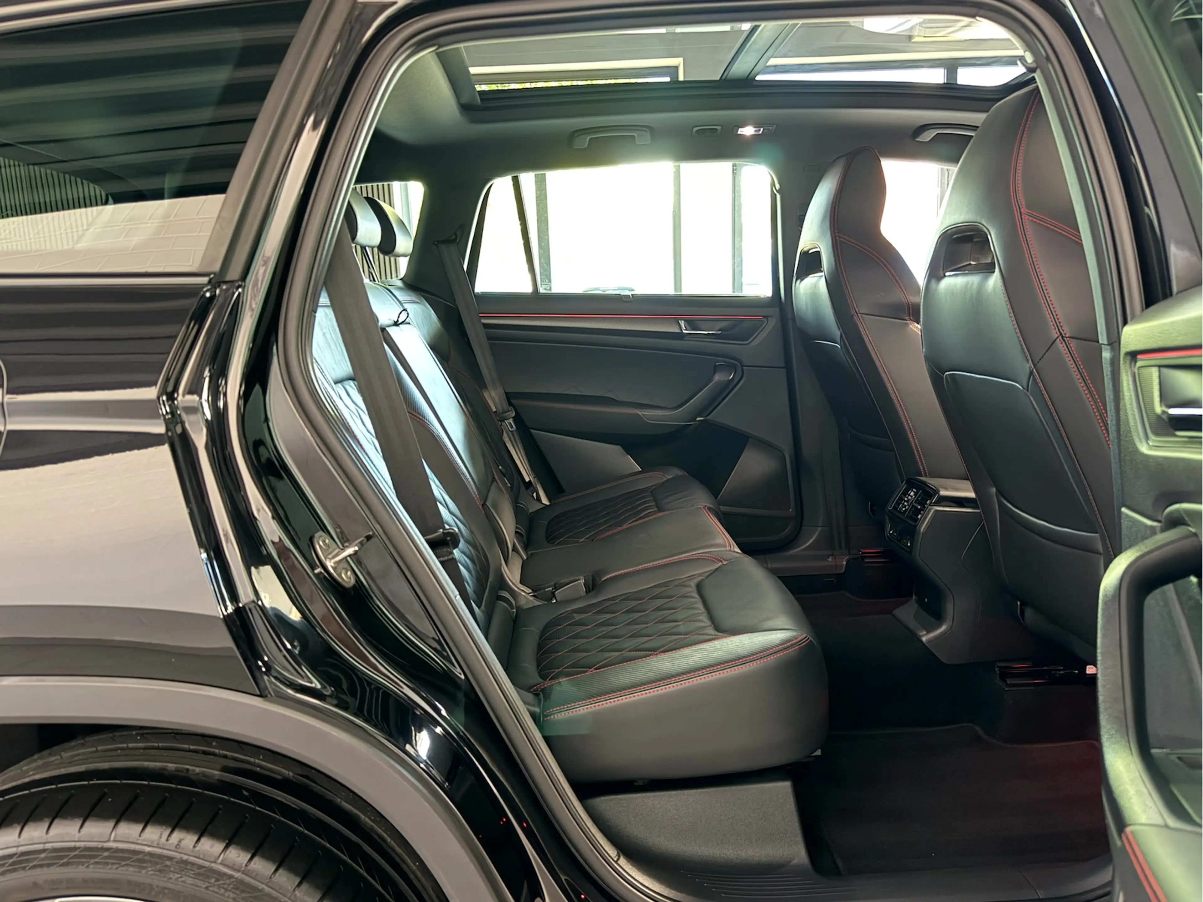 Skoda Kodiaq RS 2.0TSI*Pano*Leder*Matrix*Sitzbelüftung* — photo 8