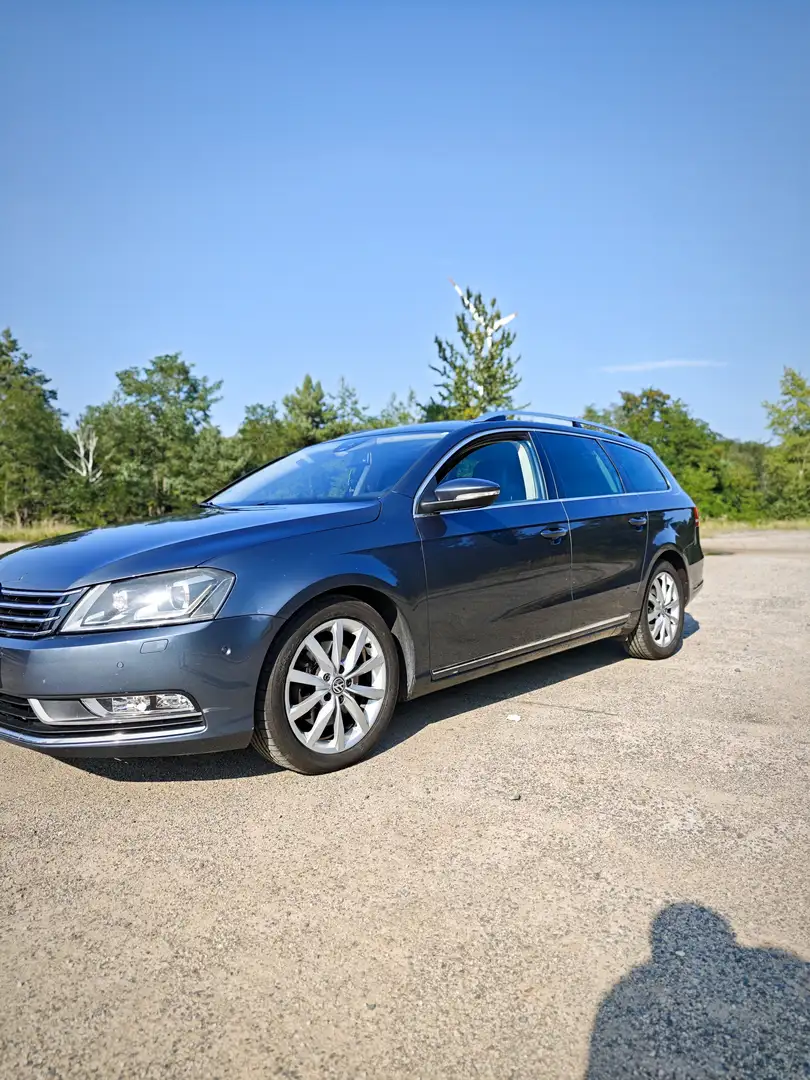 Volkswagen Passat Variant 2.0 TDI DSG BlueMotion Technology Comfortline Blau - 2