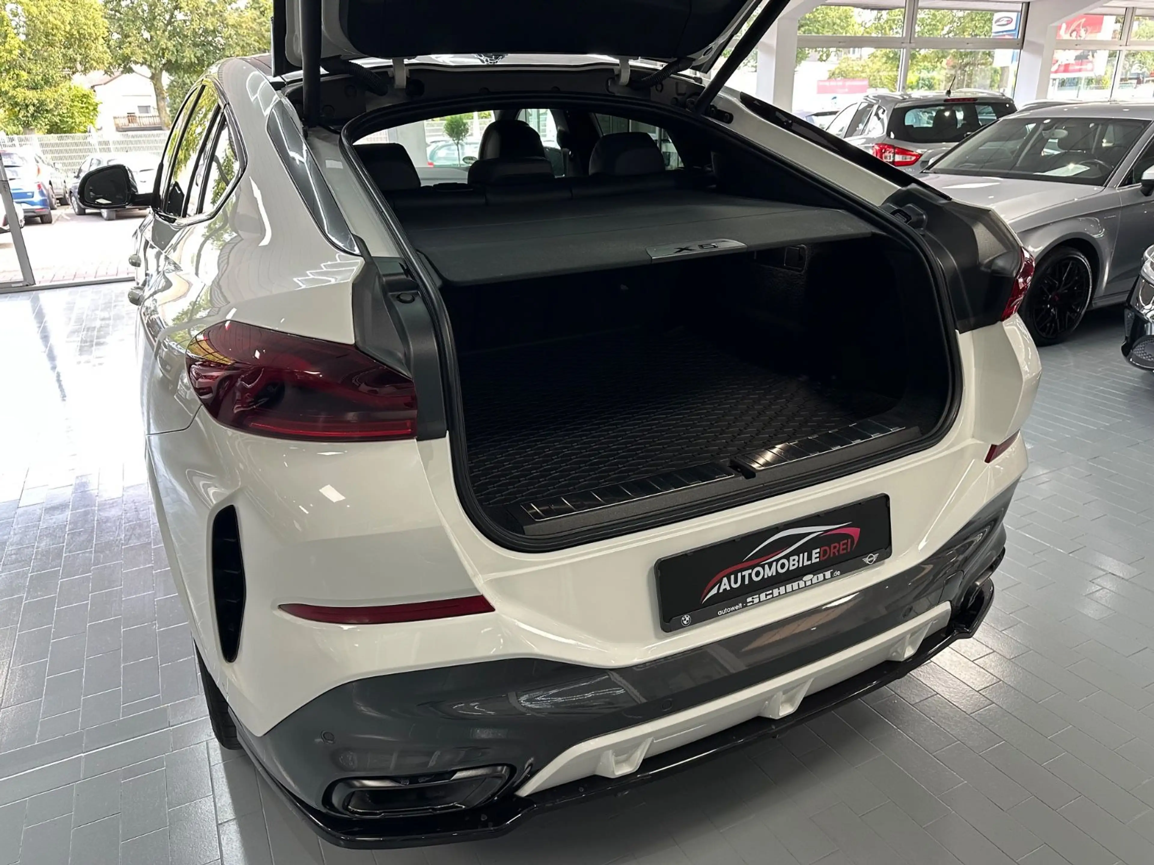 BMW X6 xDrive 30 d M Sport/ Pano/ Swarovski/22 Zoll — photo 12