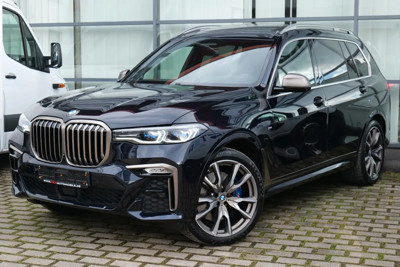 BMW X7 M50i DRIVING PRO+SKY LOUNGE+STANDHZG+22 ZOLL Fekete - 2