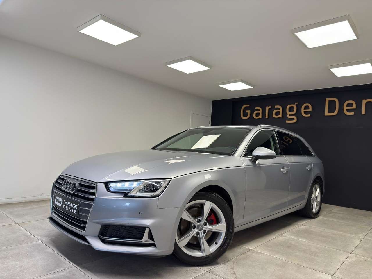 Audi A4 — photo 1