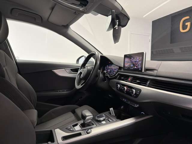 Audi A4 — photo 13