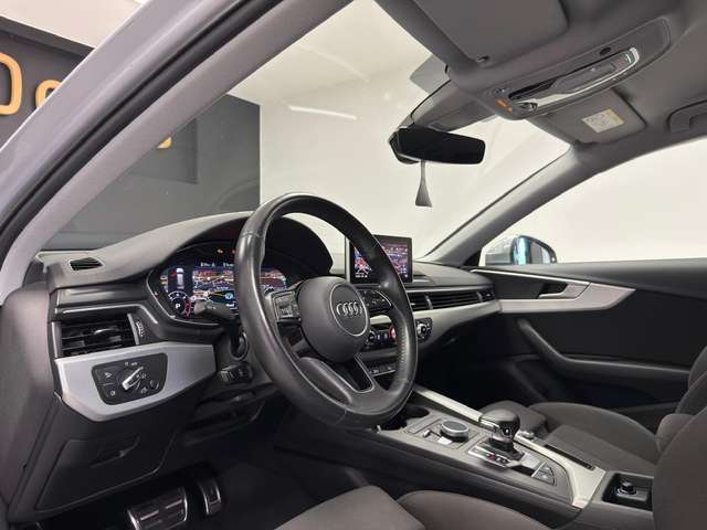 Audi A4 — photo 14