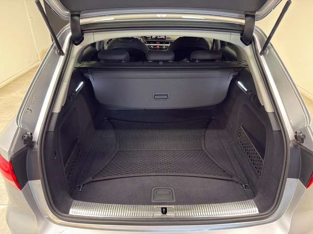 Audi A4 — photo 16