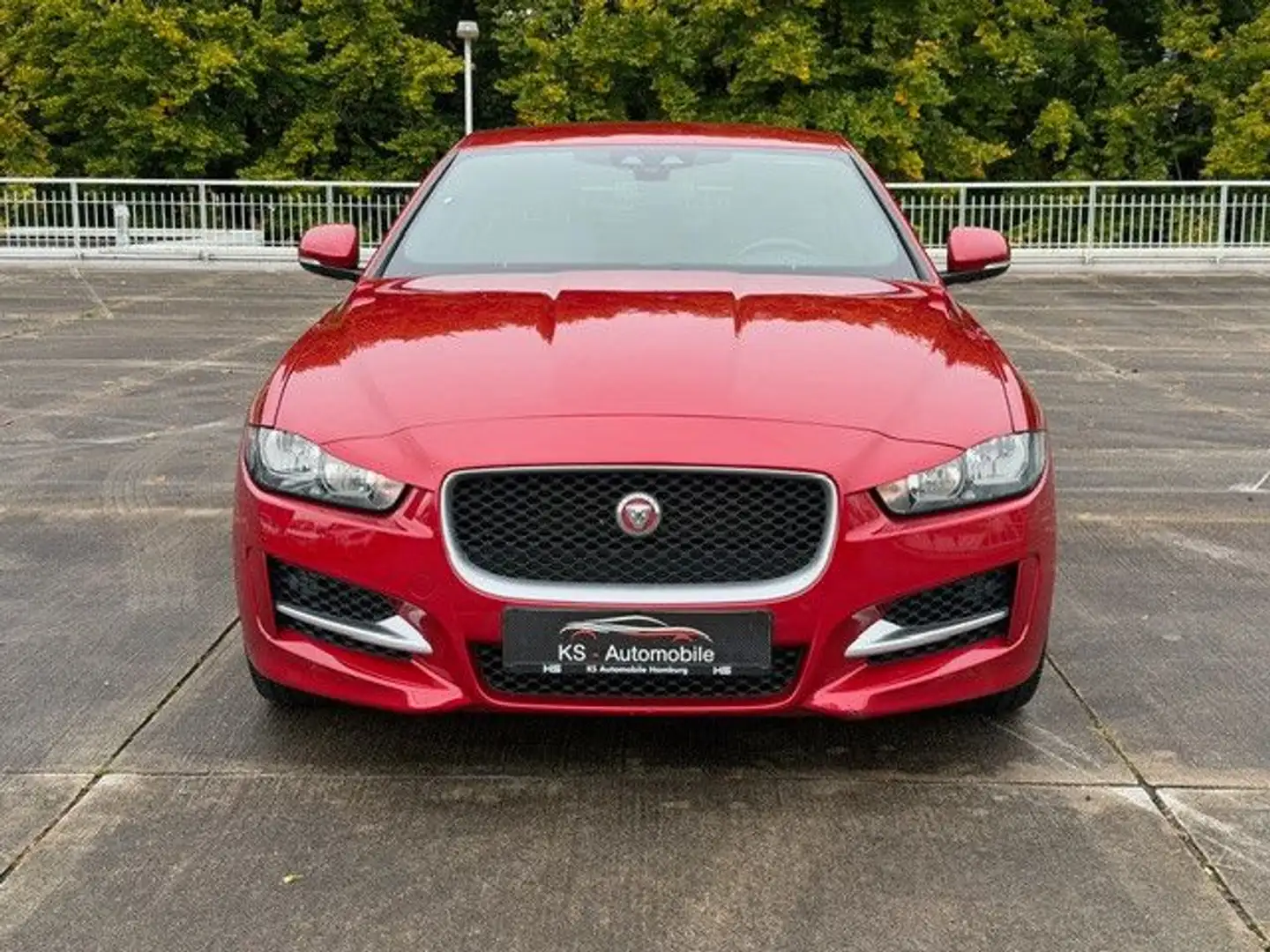 Jaguar XE R-Sport 1 Hand Rot - 2