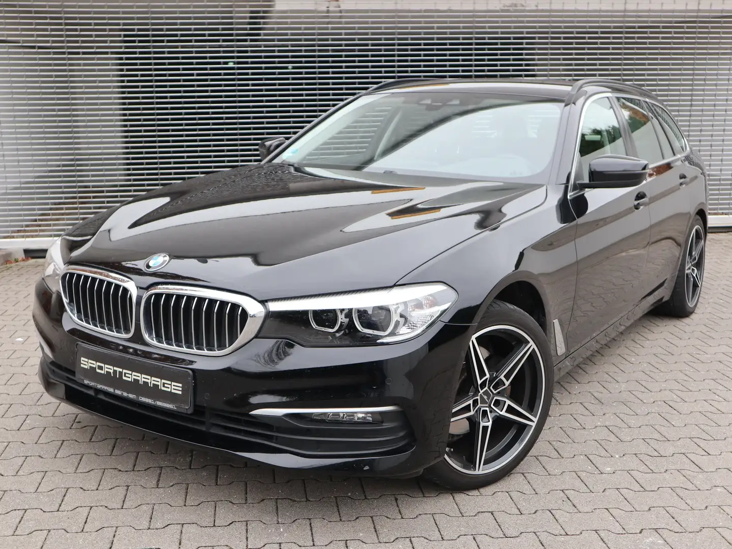 BMW 520 d xDrive LED AHK Schnitzer Business Driv.Assistent Schwarz - 1