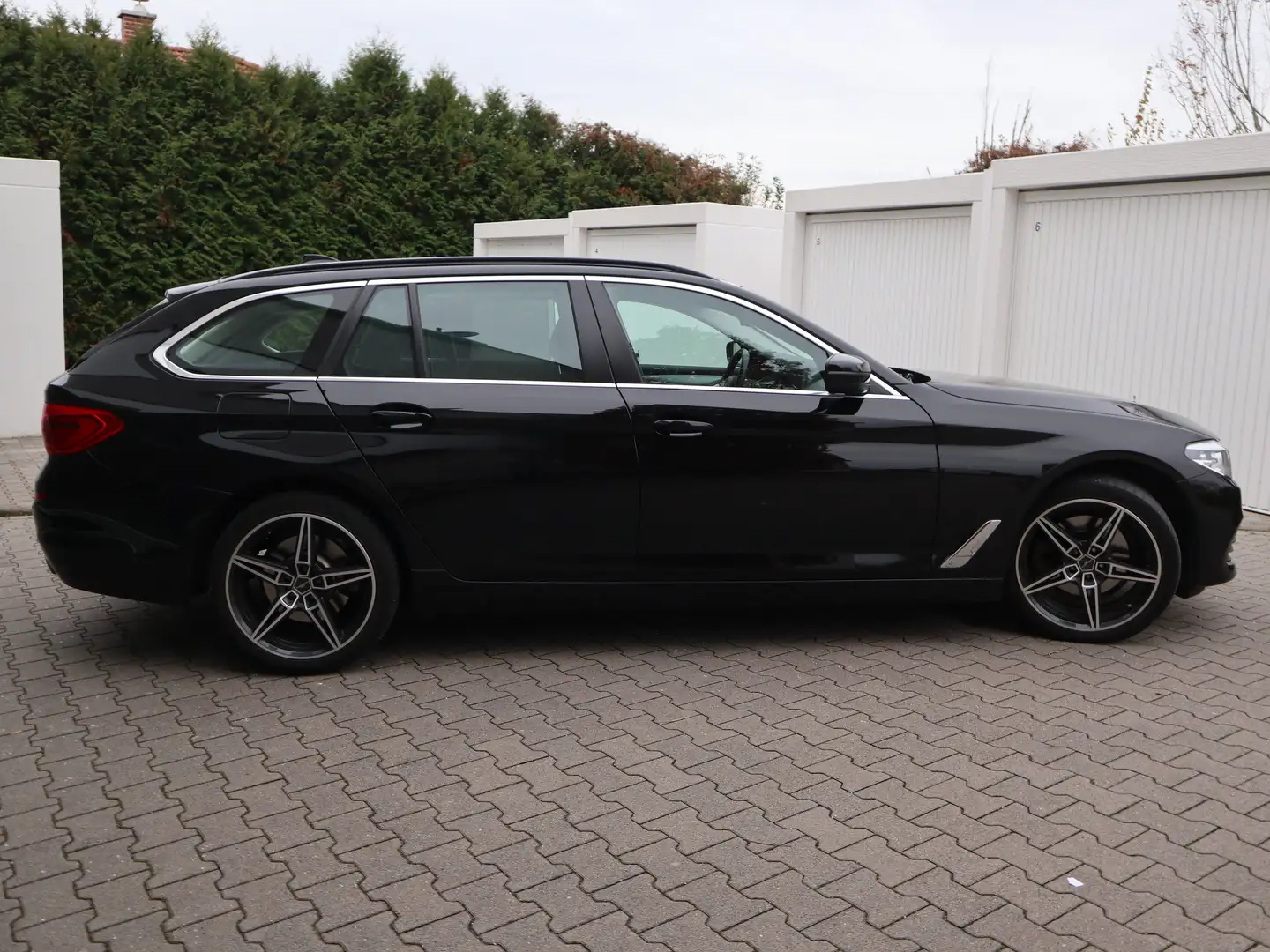 BMW 520 d xDrive LED AHK Schnitzer Business Driv.Assistent Schwarz - 2