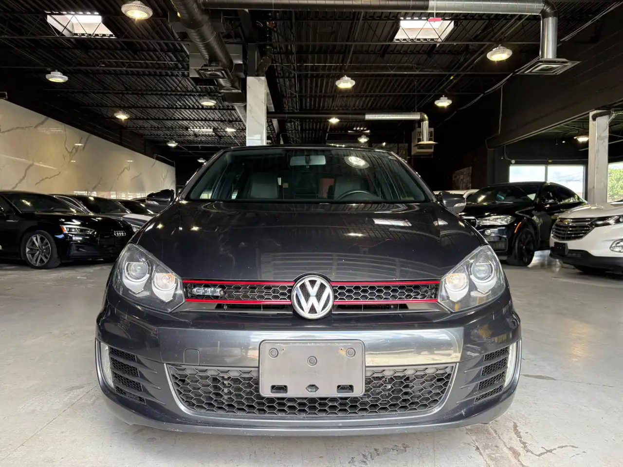 Volkswagen Golf GTI снимка Volkswagen Golf GTI
