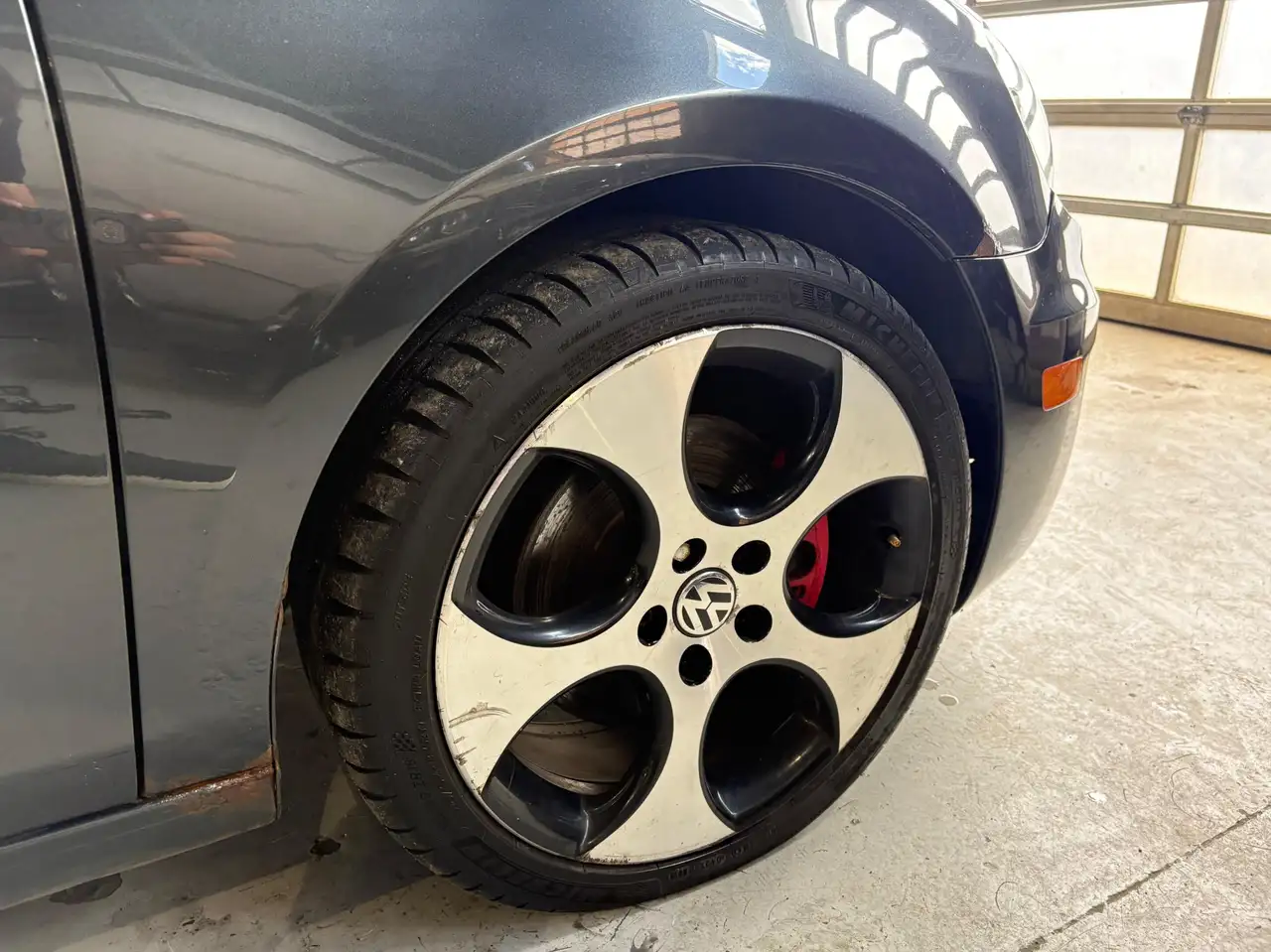 Volkswagen Golf GTI снимка Volkswagen Golf GTI