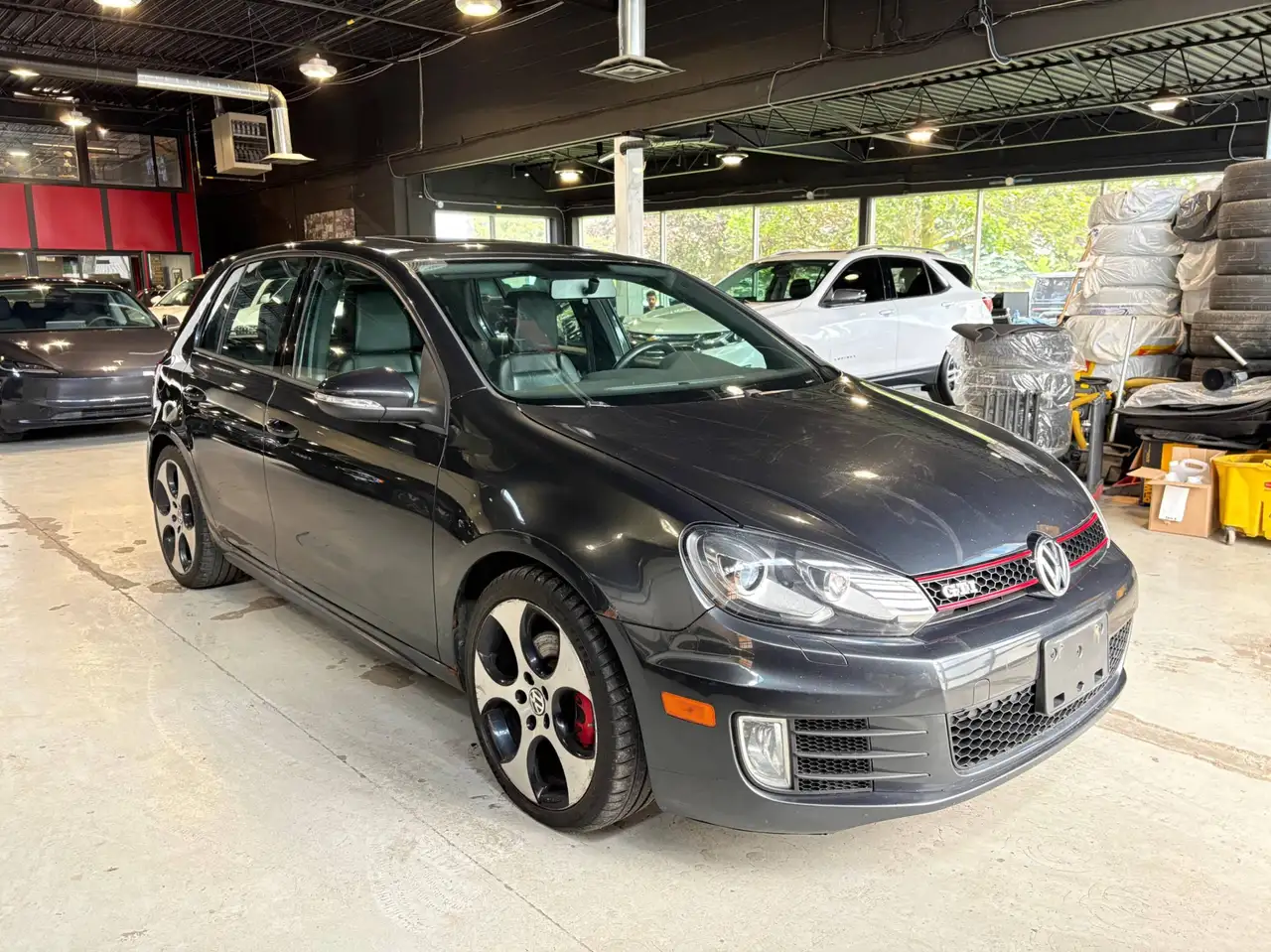 Volkswagen Golf GTI снимка Volkswagen Golf GTI