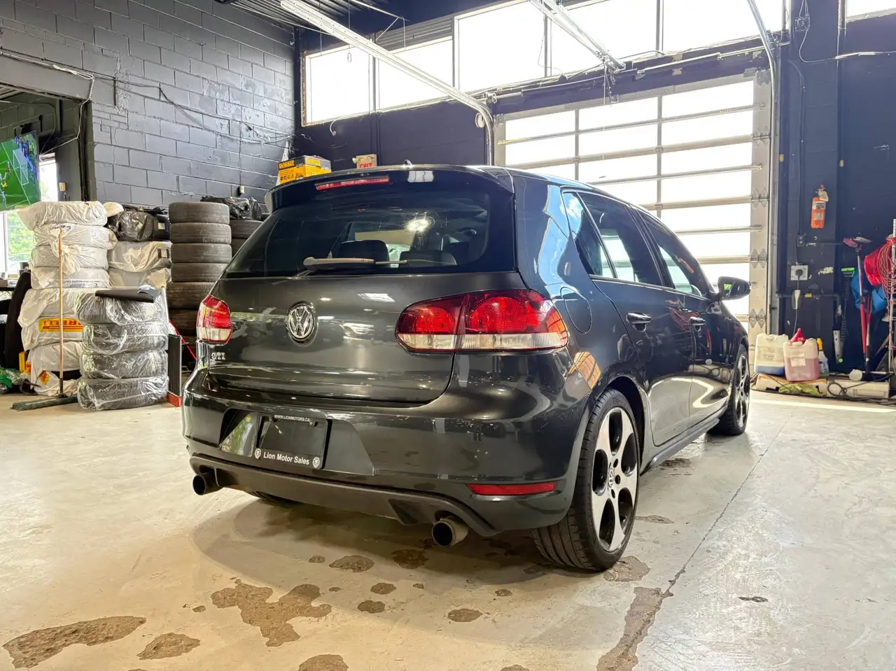 Volkswagen Golf GTI снимка Volkswagen Golf GTI