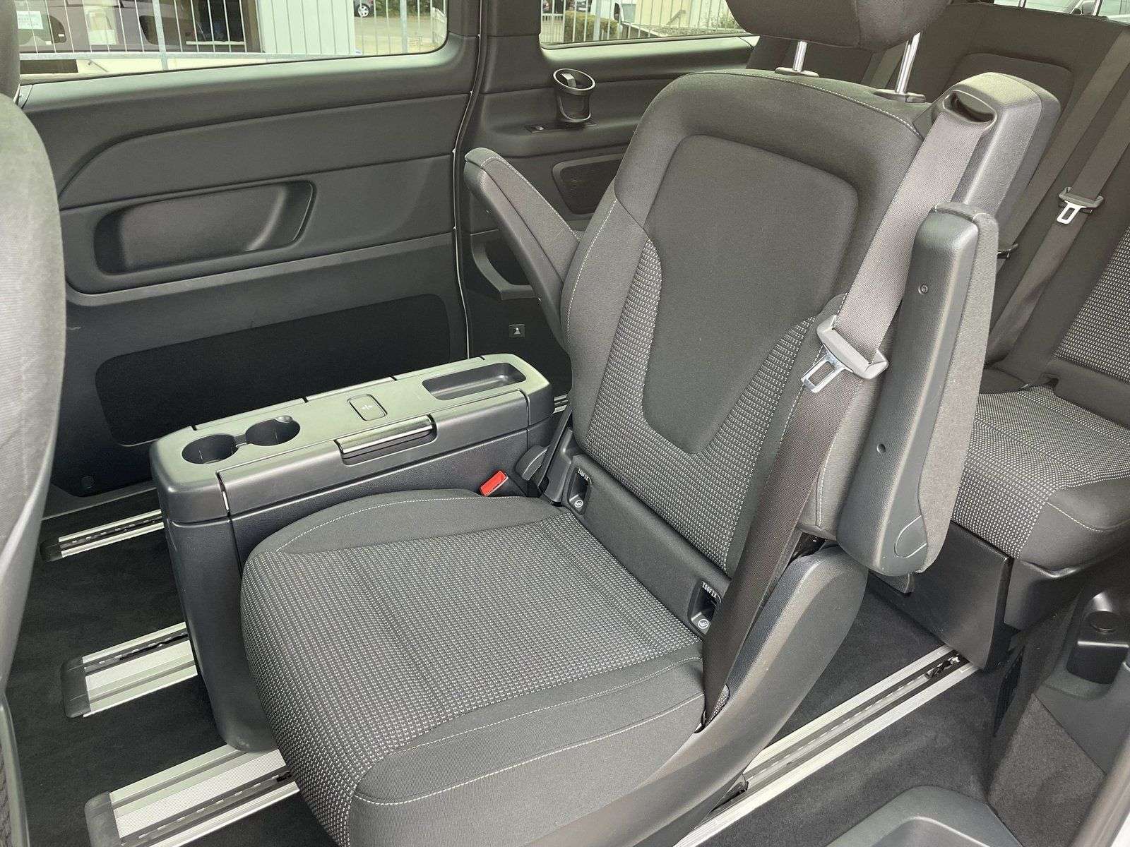 Mercedes-Benz V 220