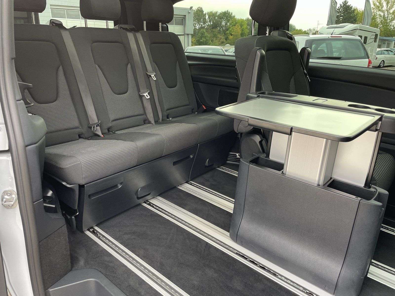 Mercedes-Benz V 220