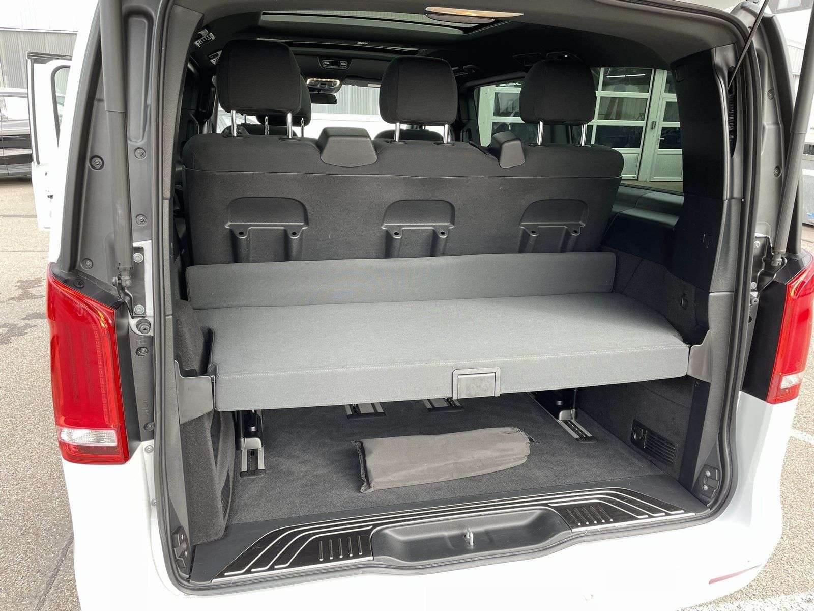 Mercedes-Benz V 220