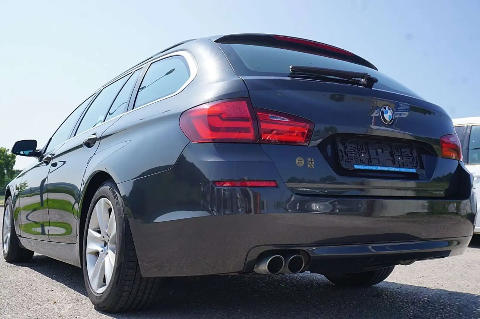 BMW 525 5er-Reihe Kombi Allrad Diesel (F11) xDrive Tou... Schwarz - 2