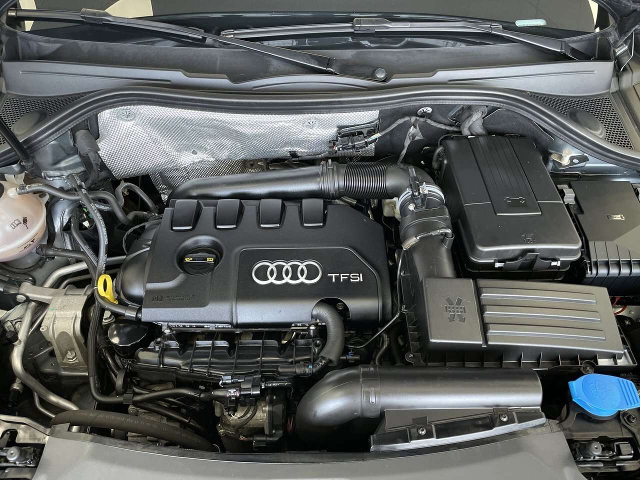 2015 Audi Q3 Progressiv | Mint | Non Smoker Upscale, sporty, pa 4 cyl thumb 28